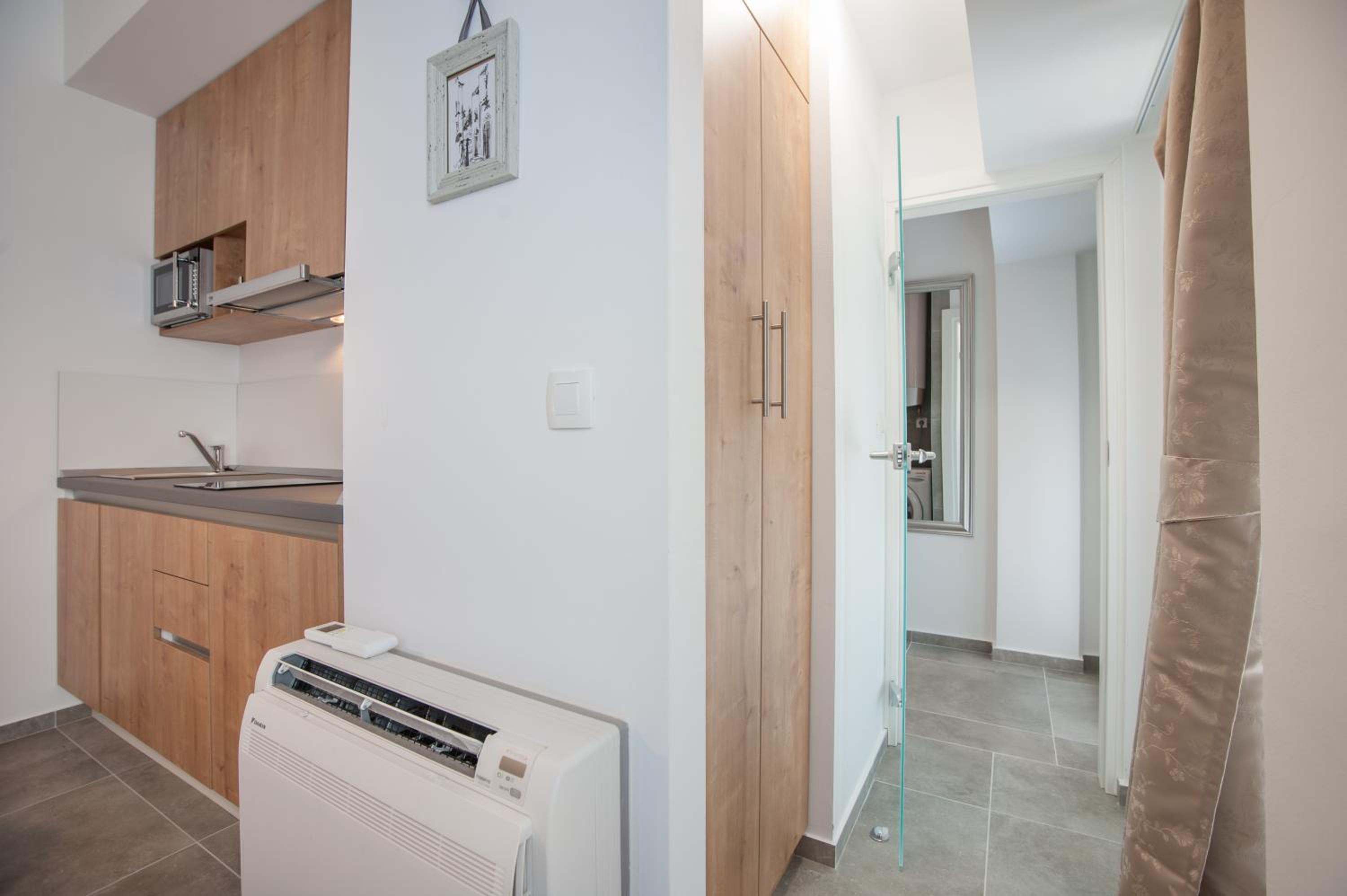 Studio Apartment - Photo 13