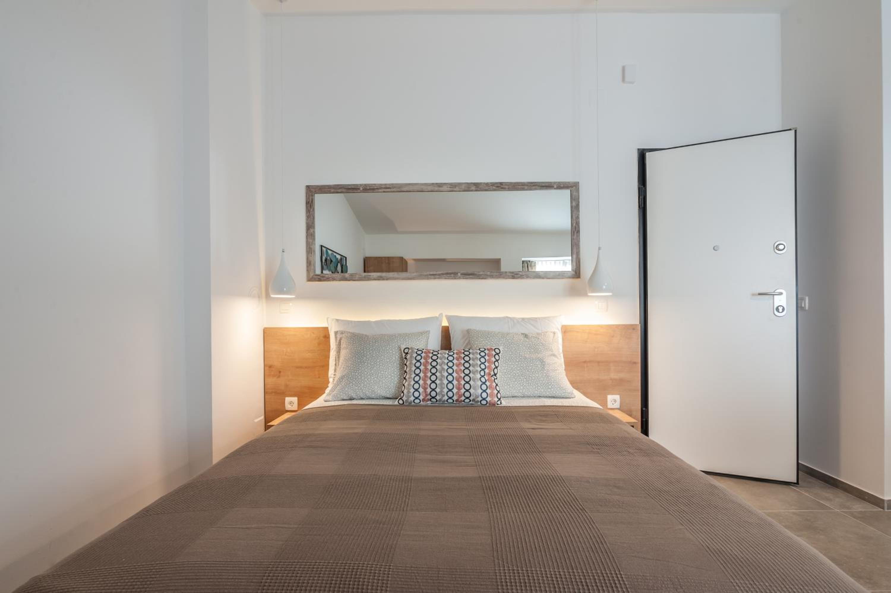 Studio Apartment - Photo 6