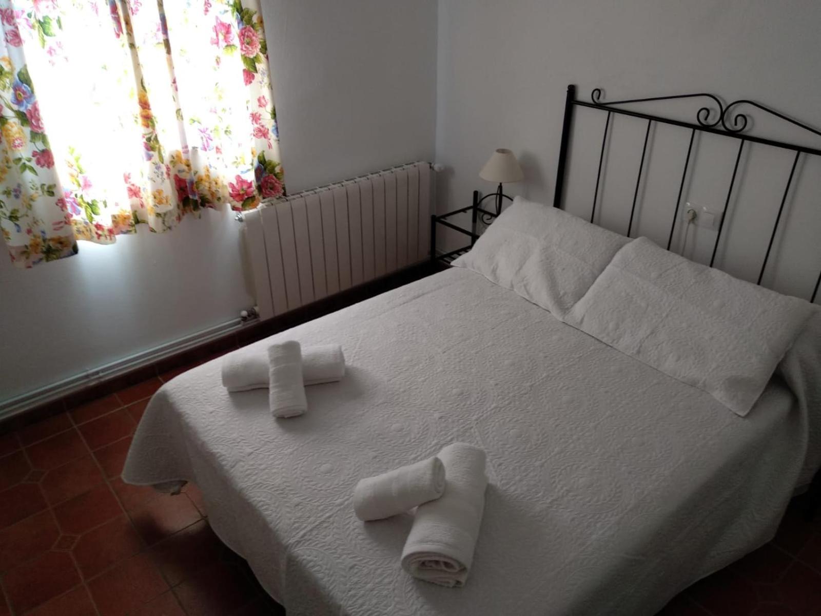 Habitación Triple Básica con Baño Compartido