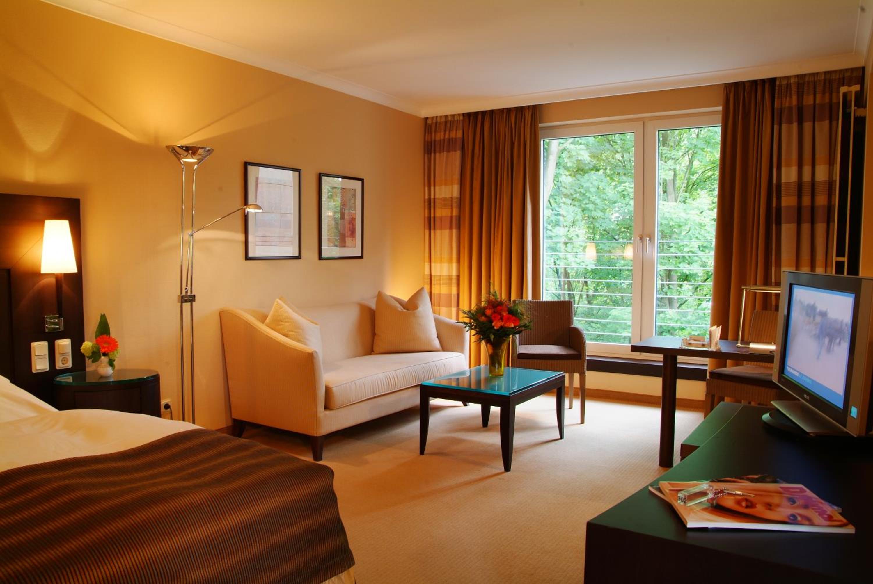 Suite - Photo 3