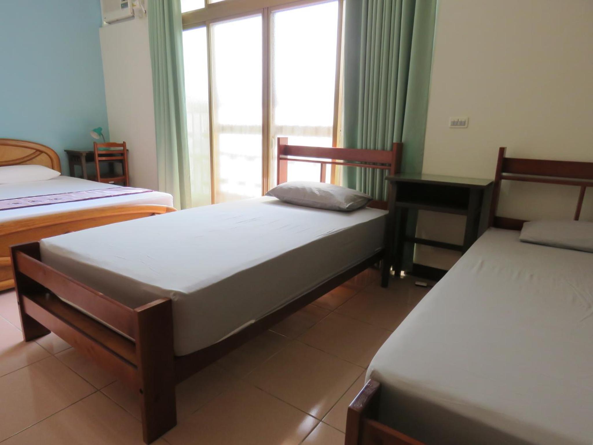 Quadruple Room with Shared Bathroom photo 1