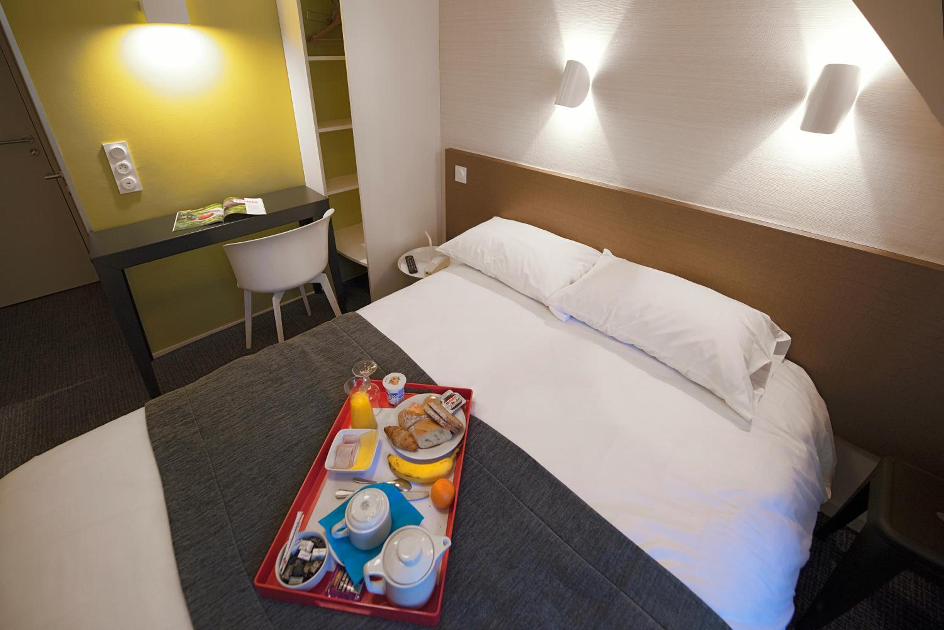 Standard Double Room - Photo 3