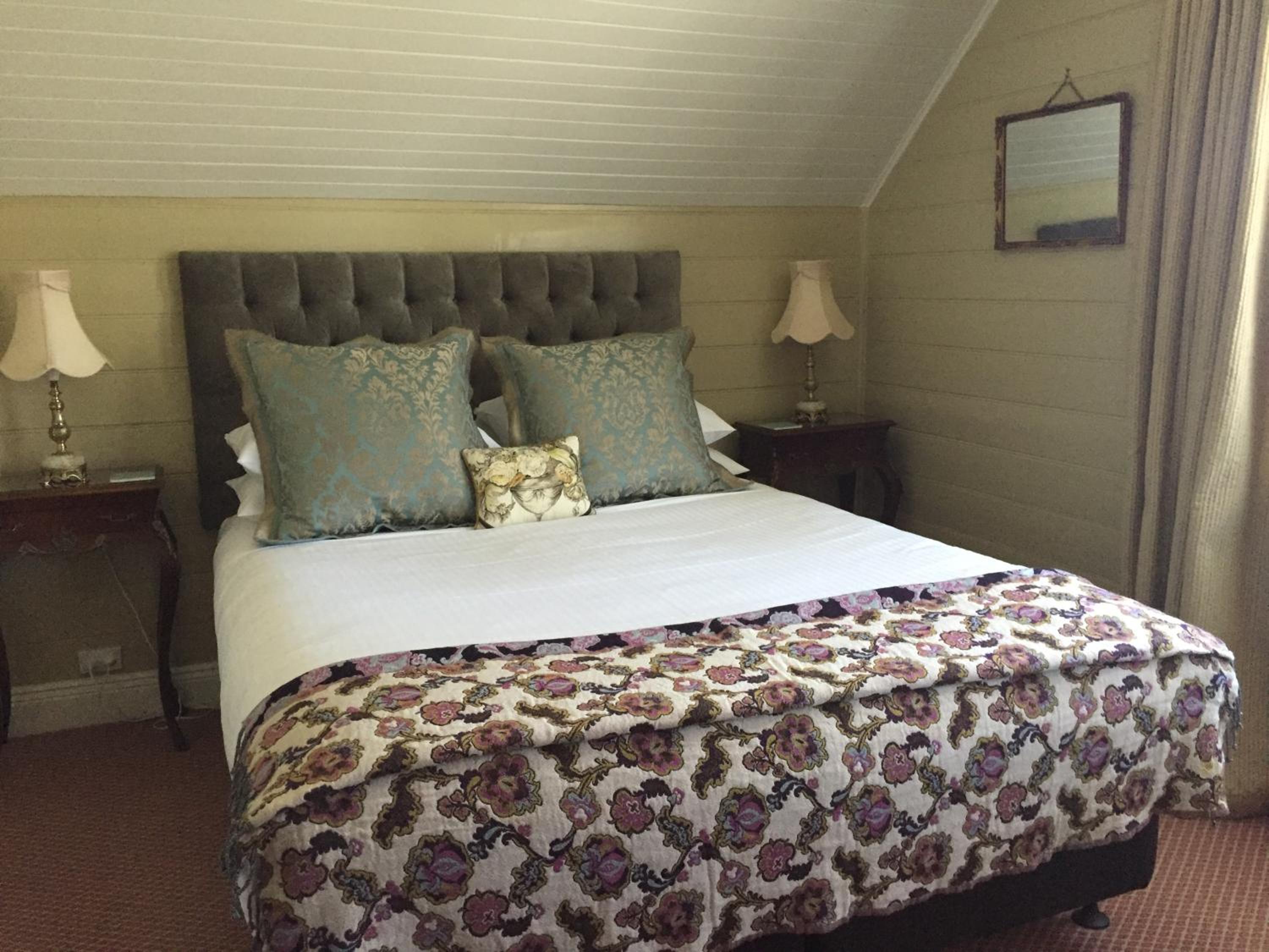 Premium Queen Room photo 2