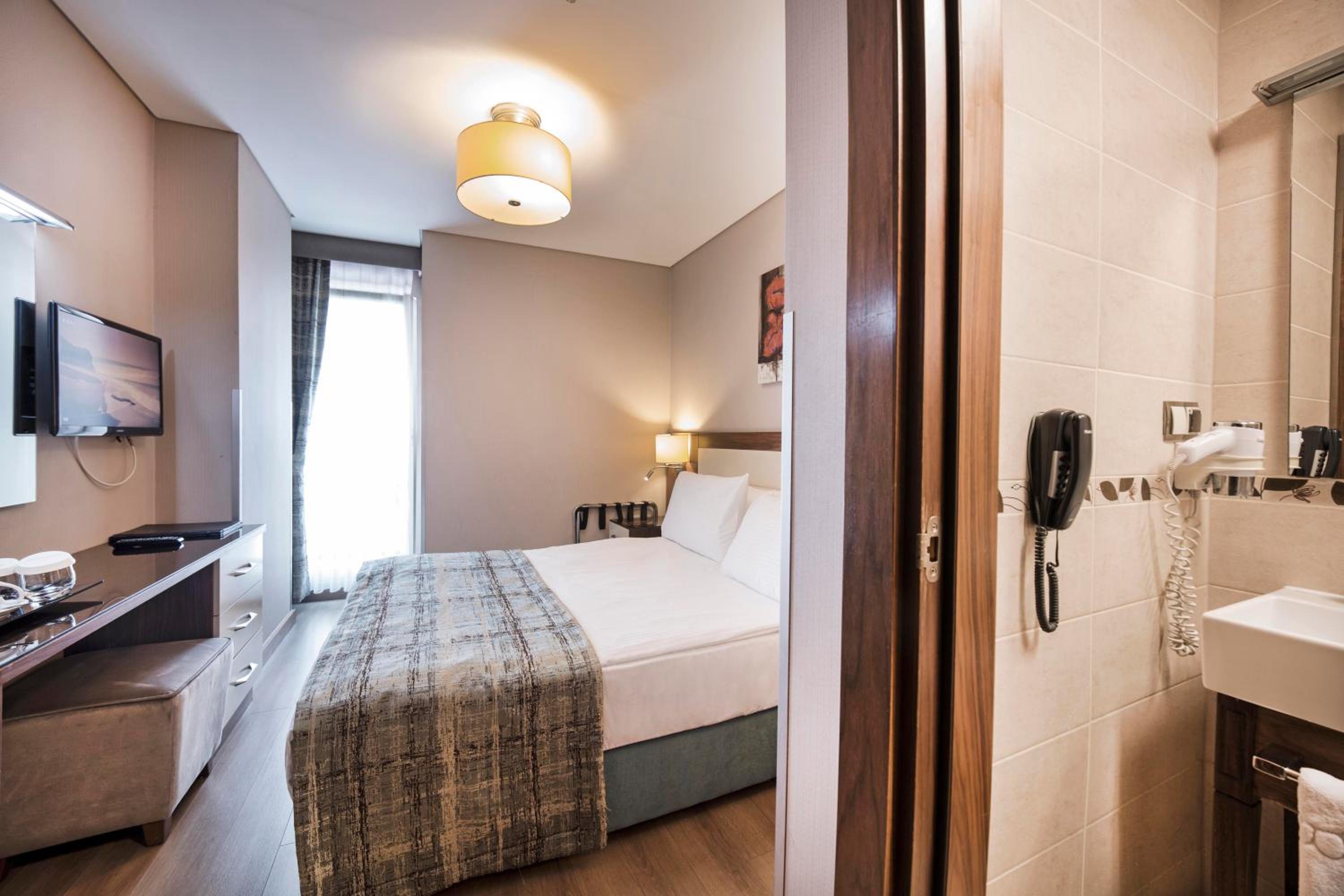 Standard Double Room photo 1