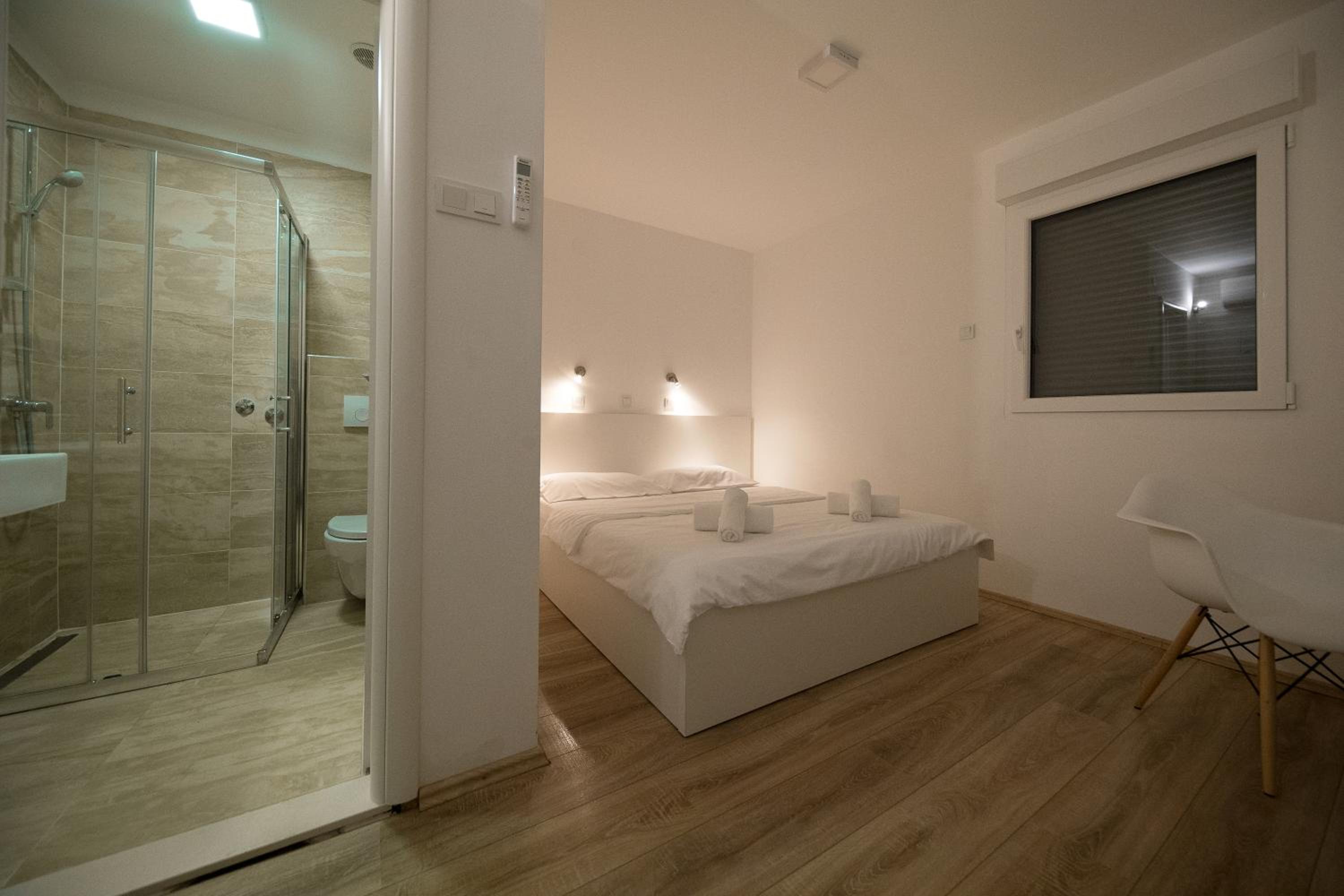 Double Room with Garden View - Photo 5