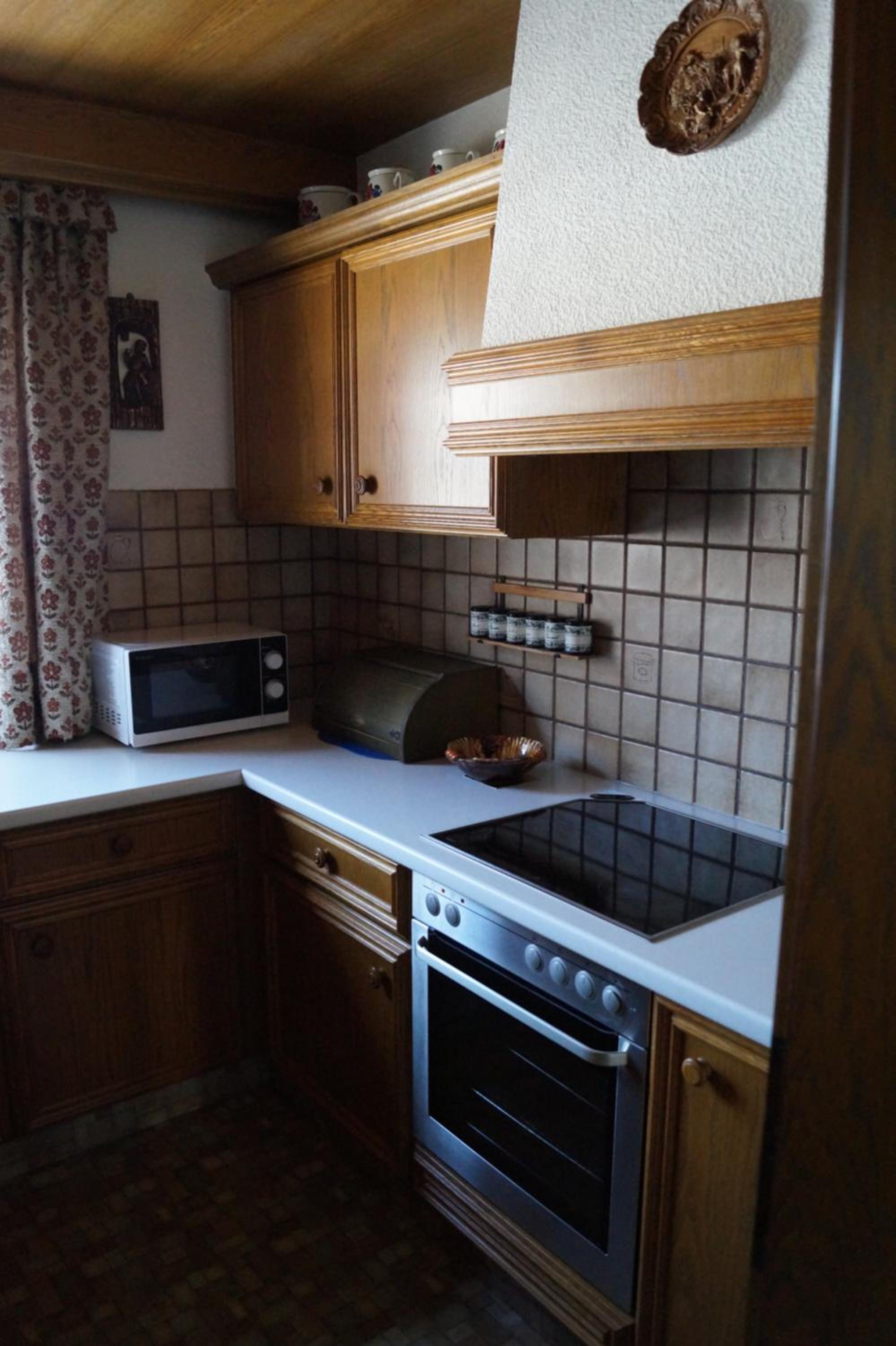 Three-Bedroom Apartment - Photo 12