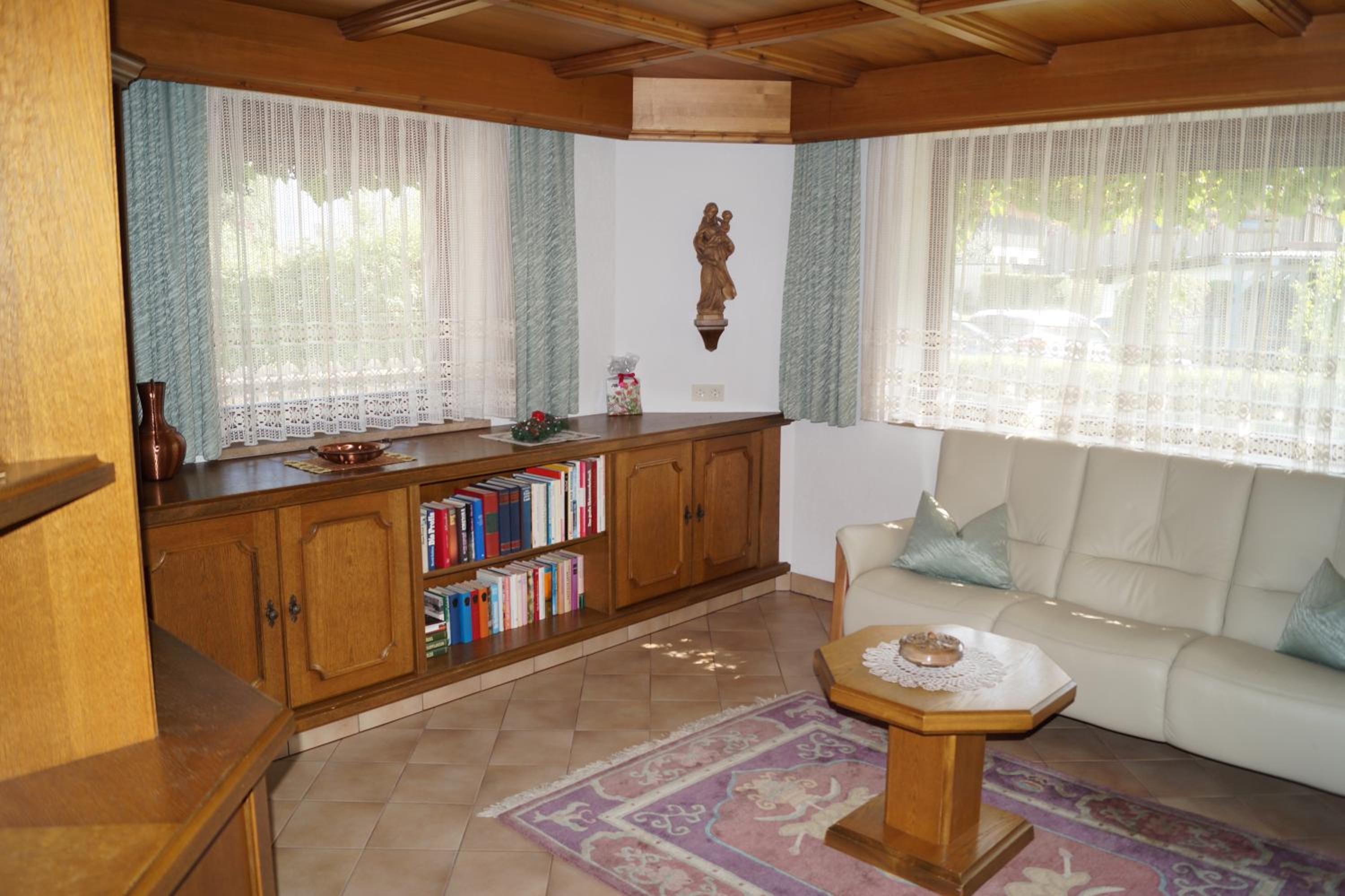 Three-Bedroom Apartment - Photo 3