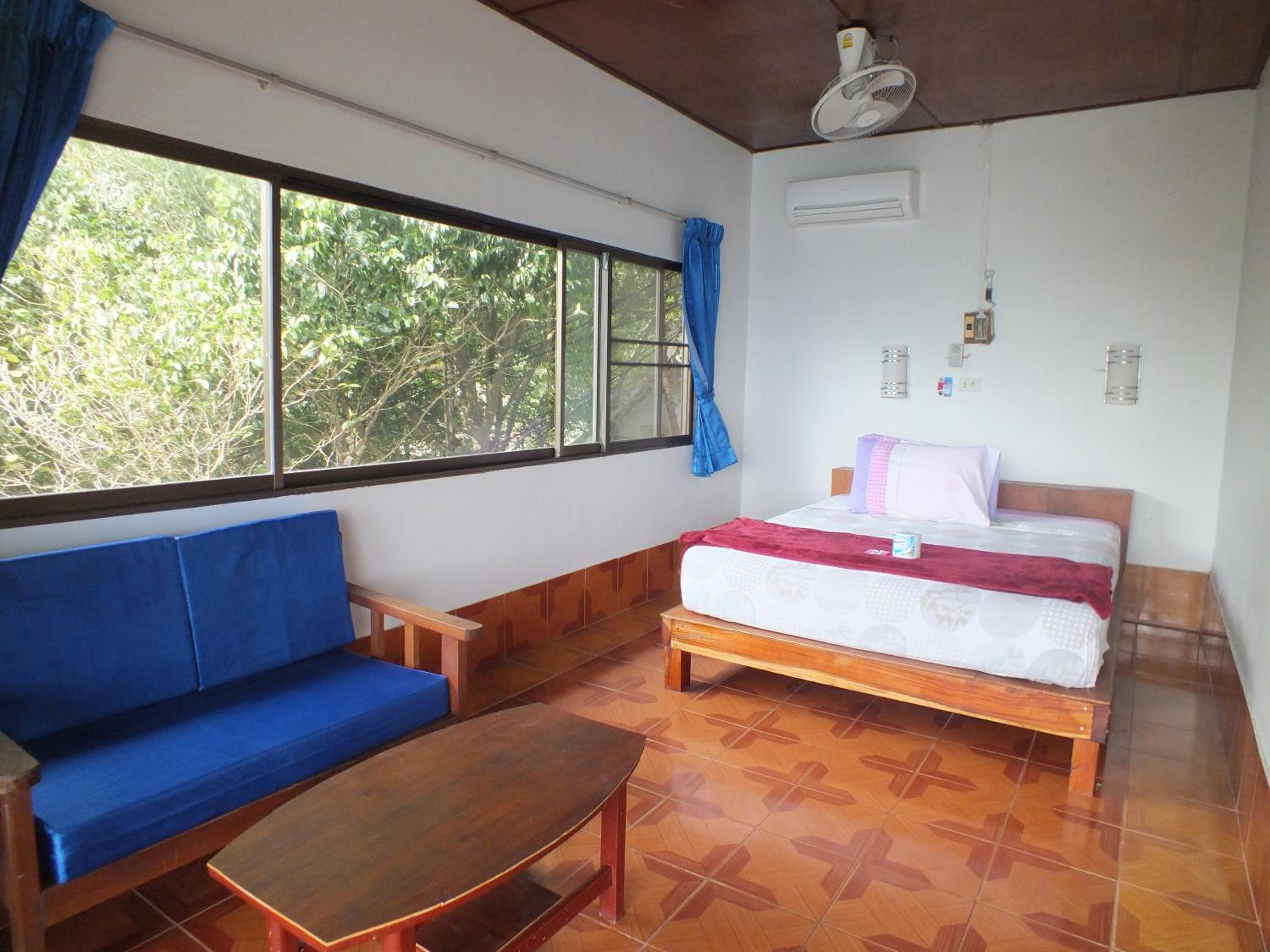 Deluxe Double Room with Air-con Balcony and Sea View