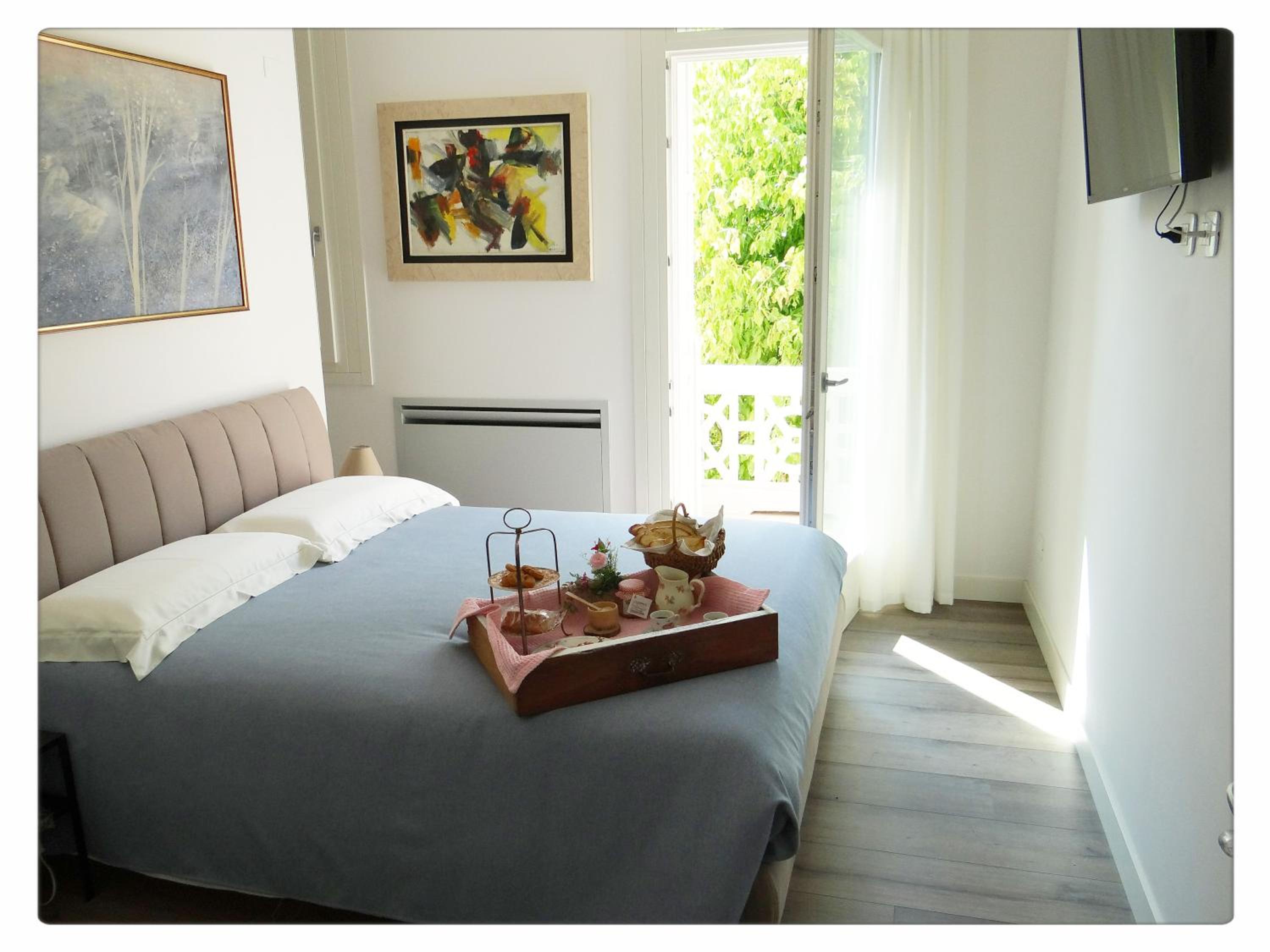 Double Room with Private Bathroom - Photo 5