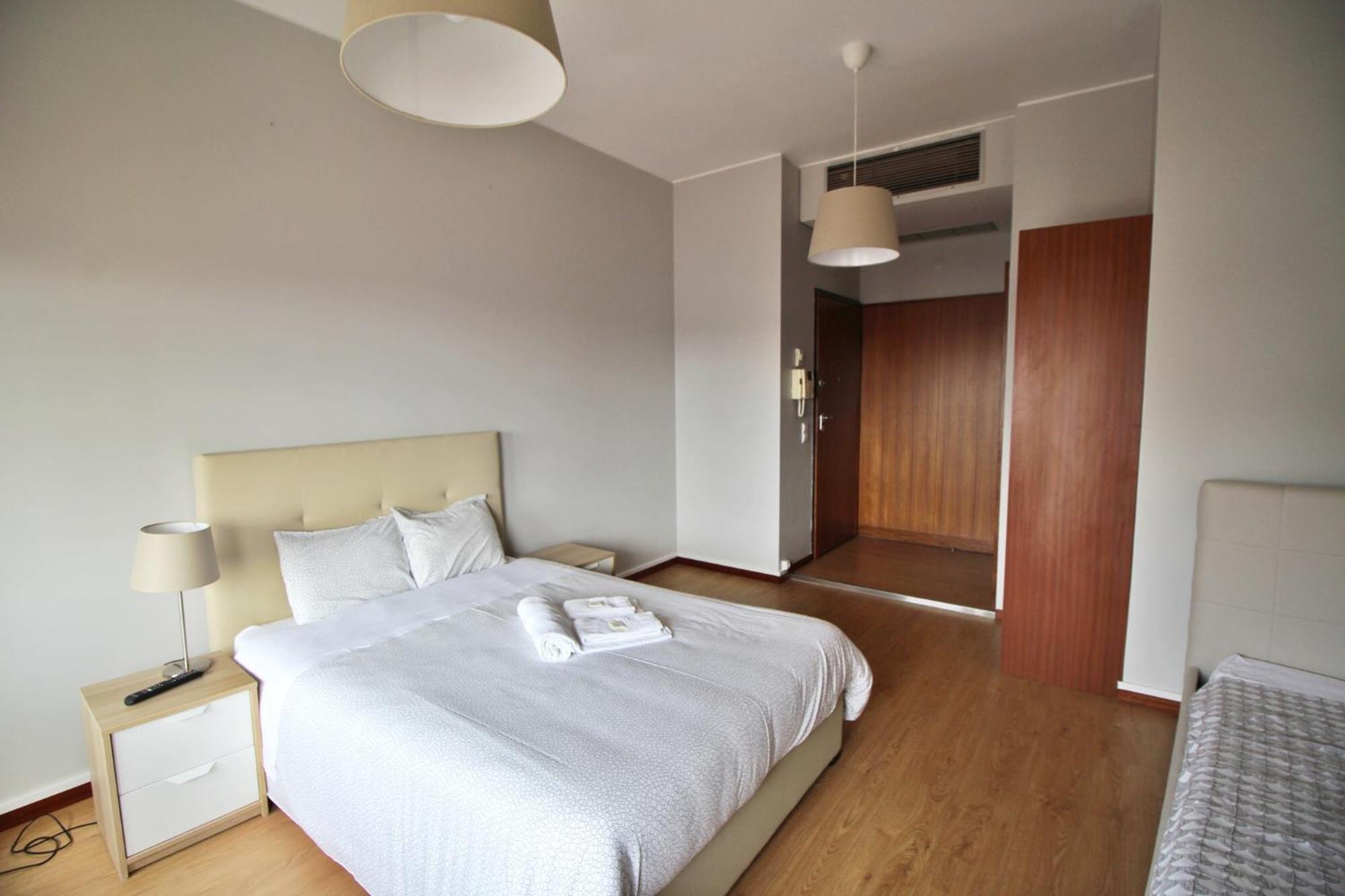 Double Room with Private Bathroom - Photo 12