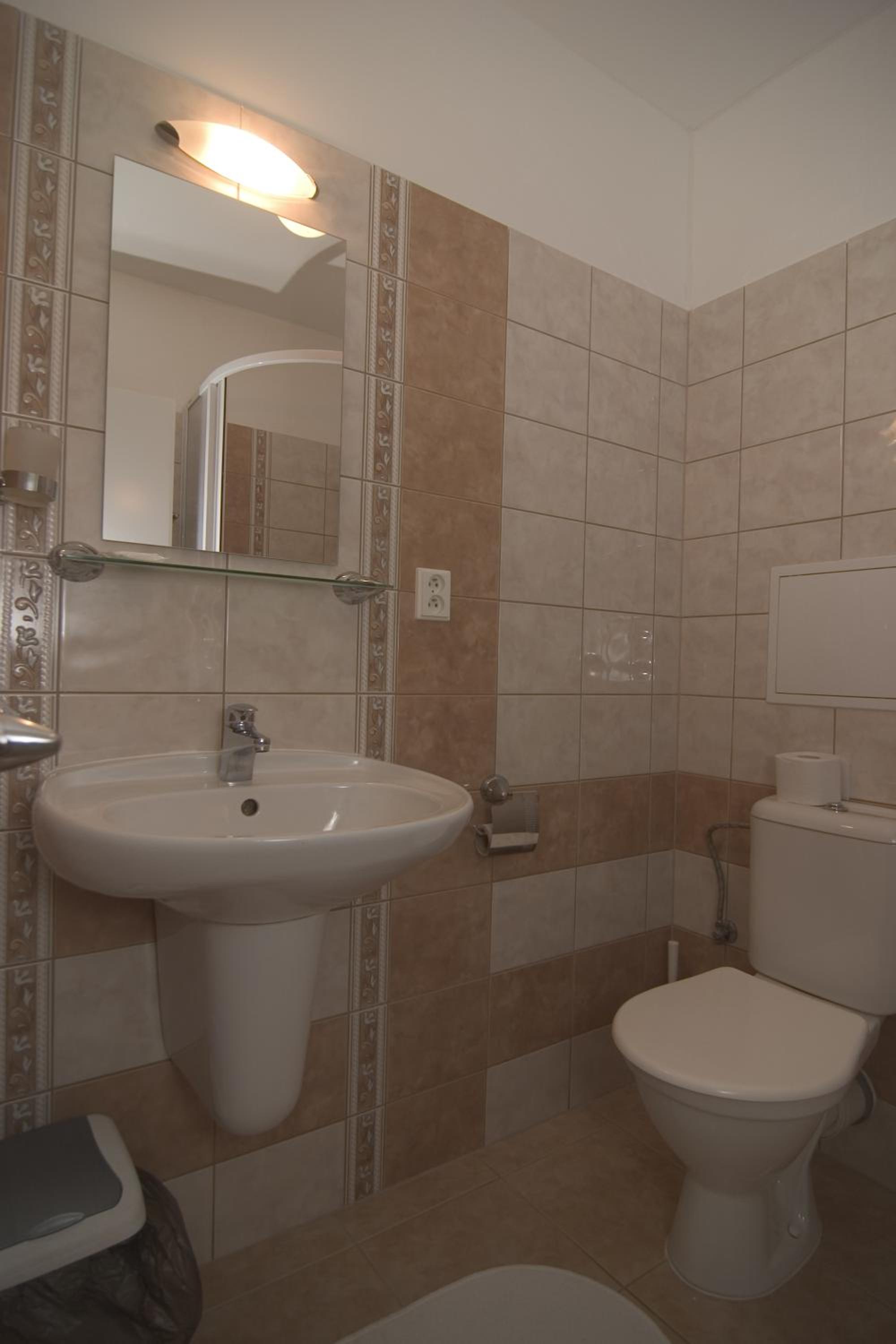 Deluxe Double Room with Extra Bed photo 2