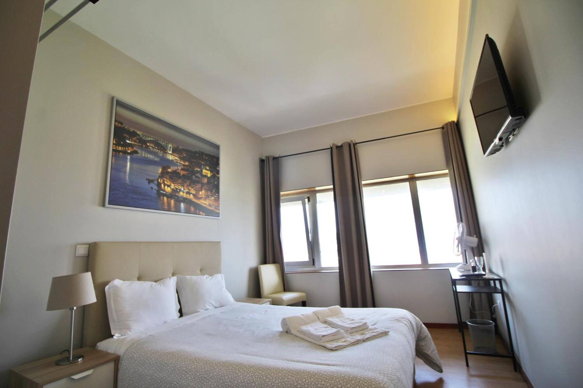 Family Room with Private Bathroom - Photo 11