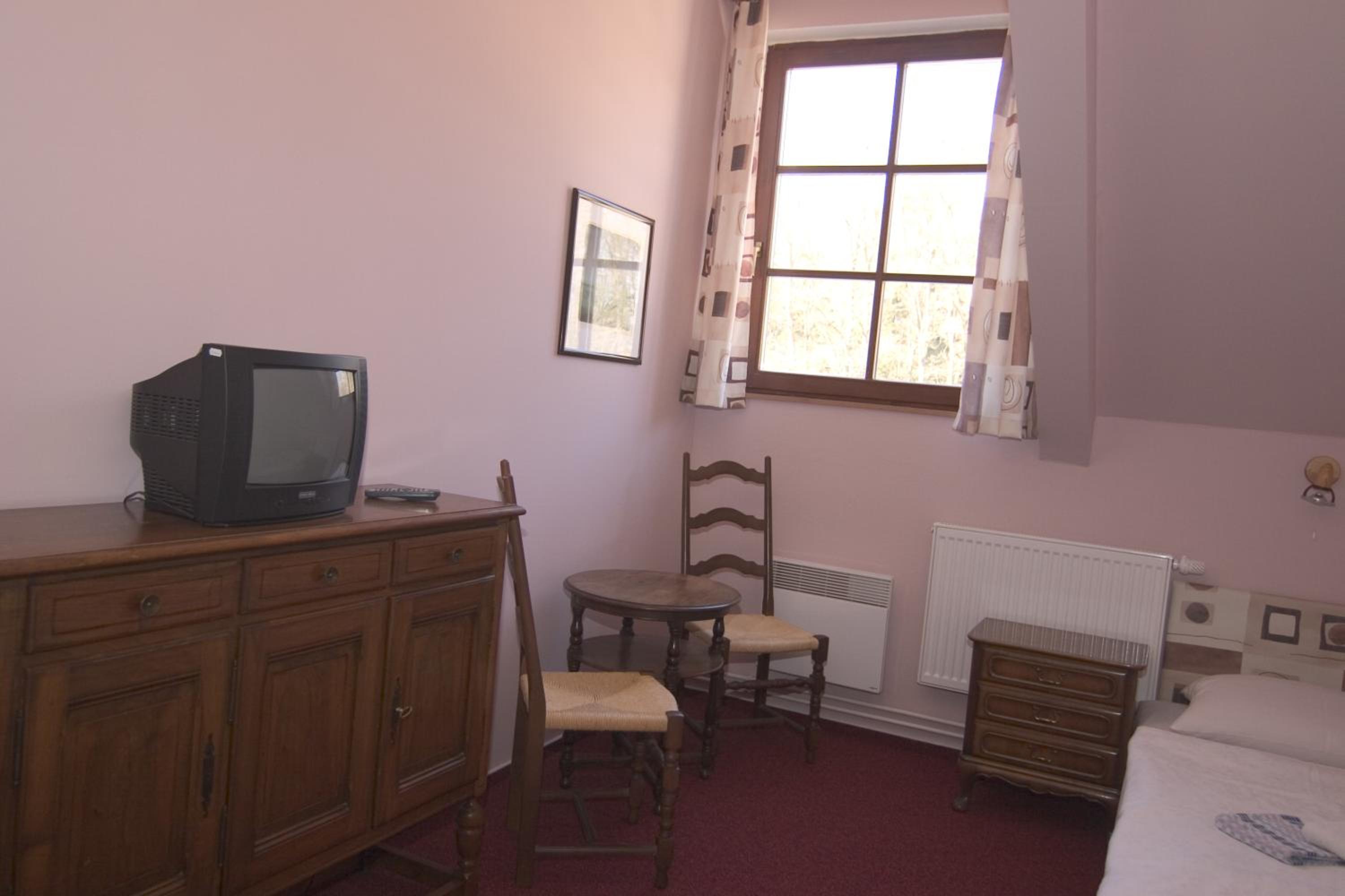 Twin Room with Extra Bed photo 3
