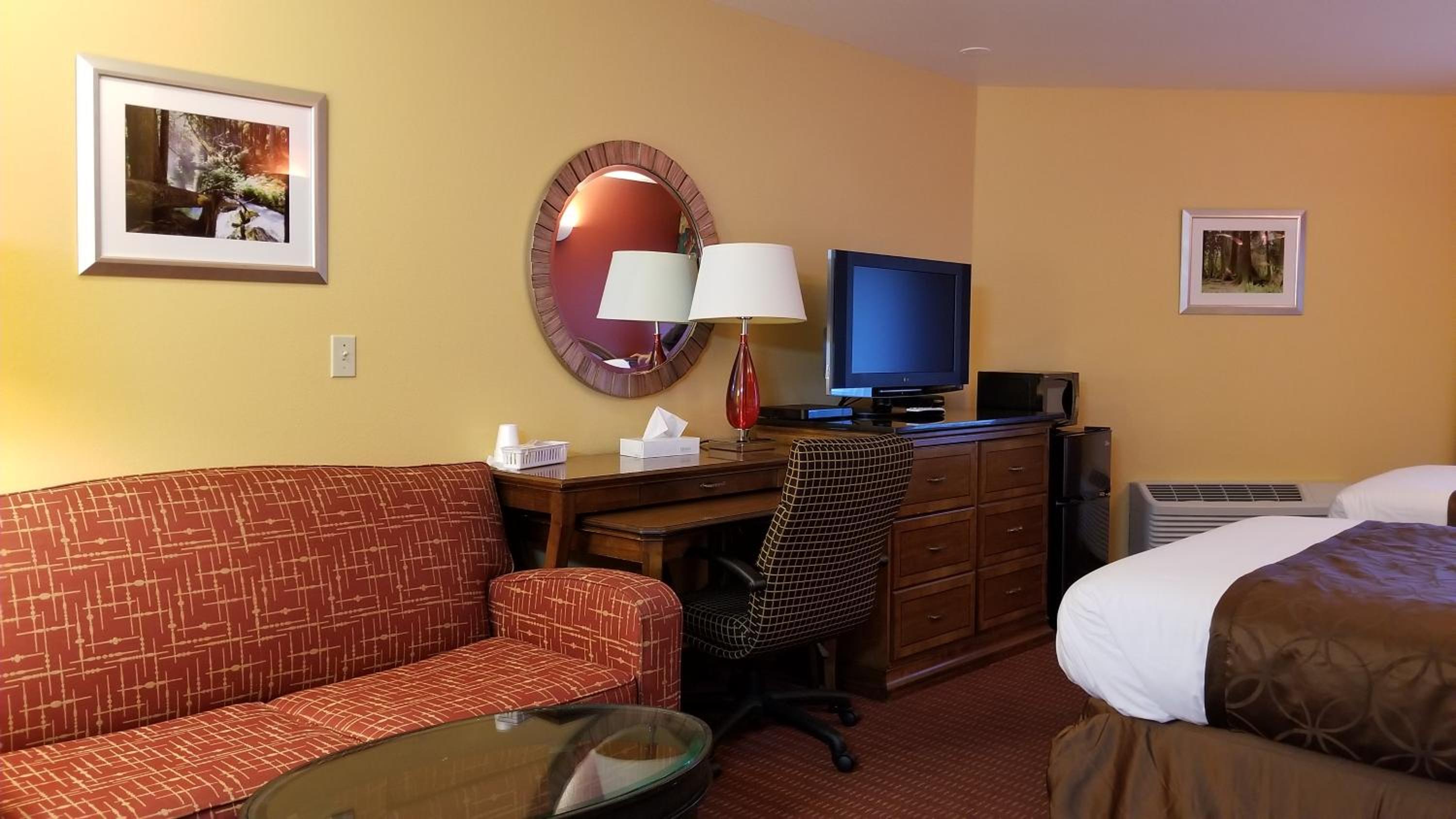 Two Deluxe Beds with Sofa Bed - Dog-Friendly photo 2