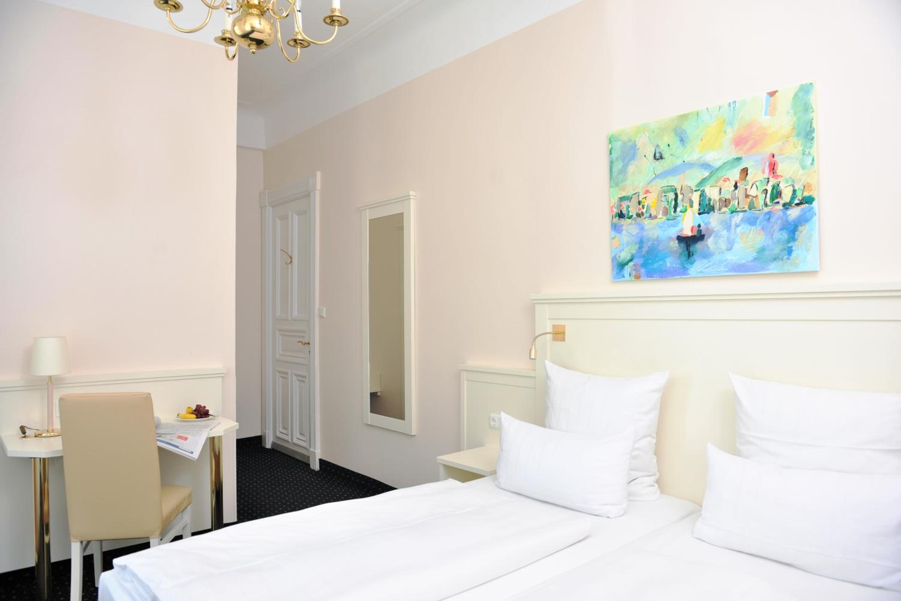 Classic Room - Photo 5