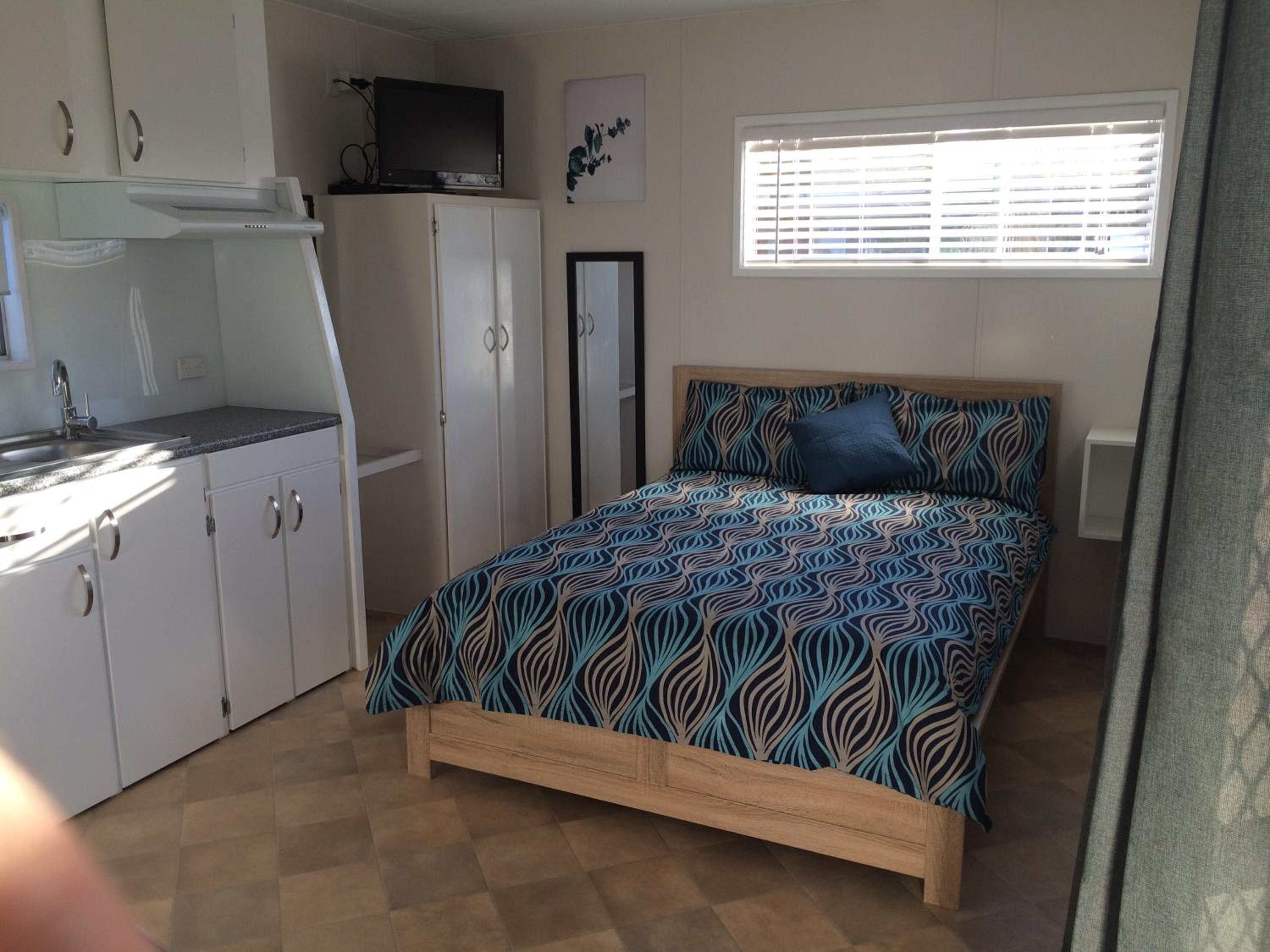 Cabin must use Shared Bathroom - Berth 4 photo 3