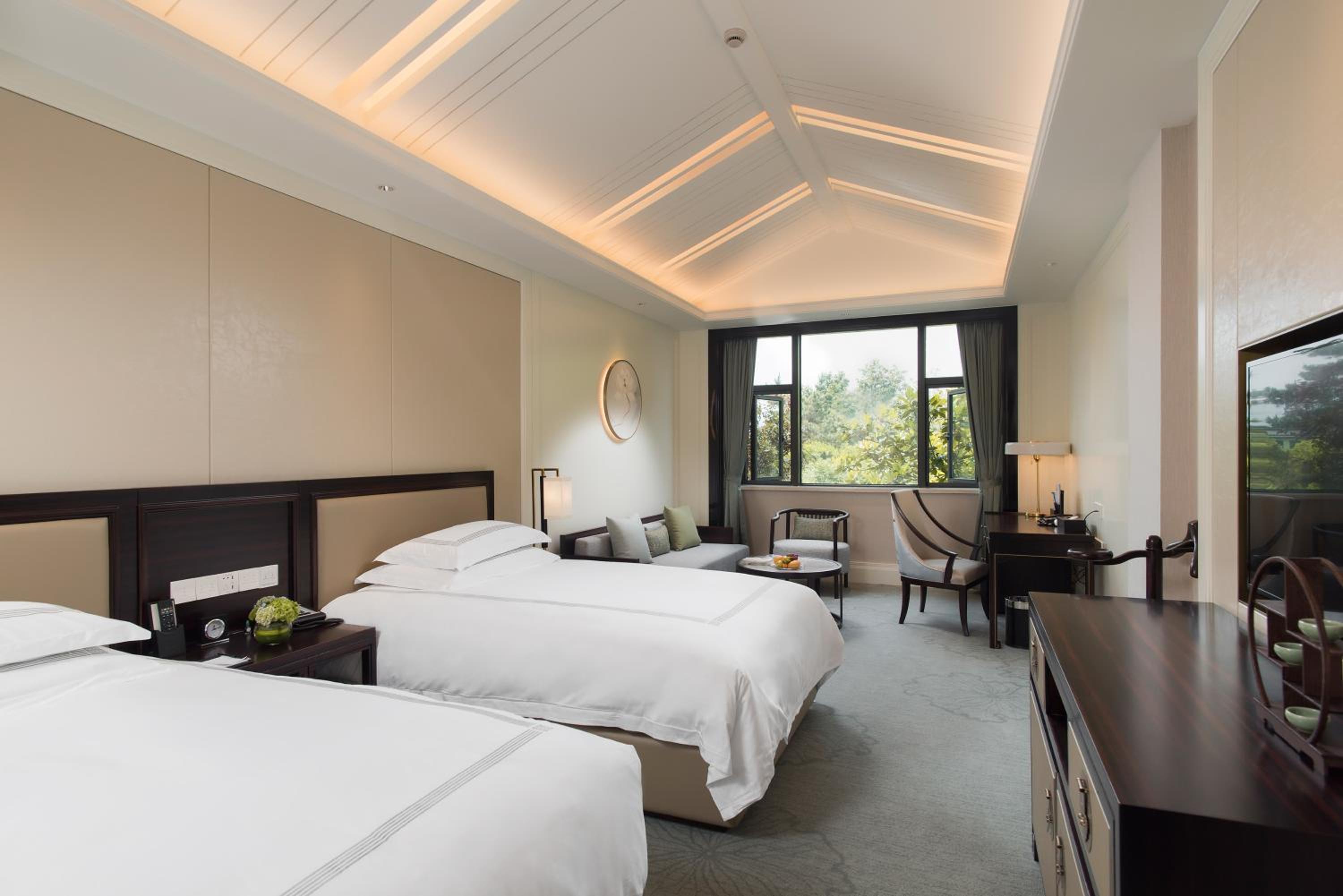 Superior Twin Room with Garden View photo 2