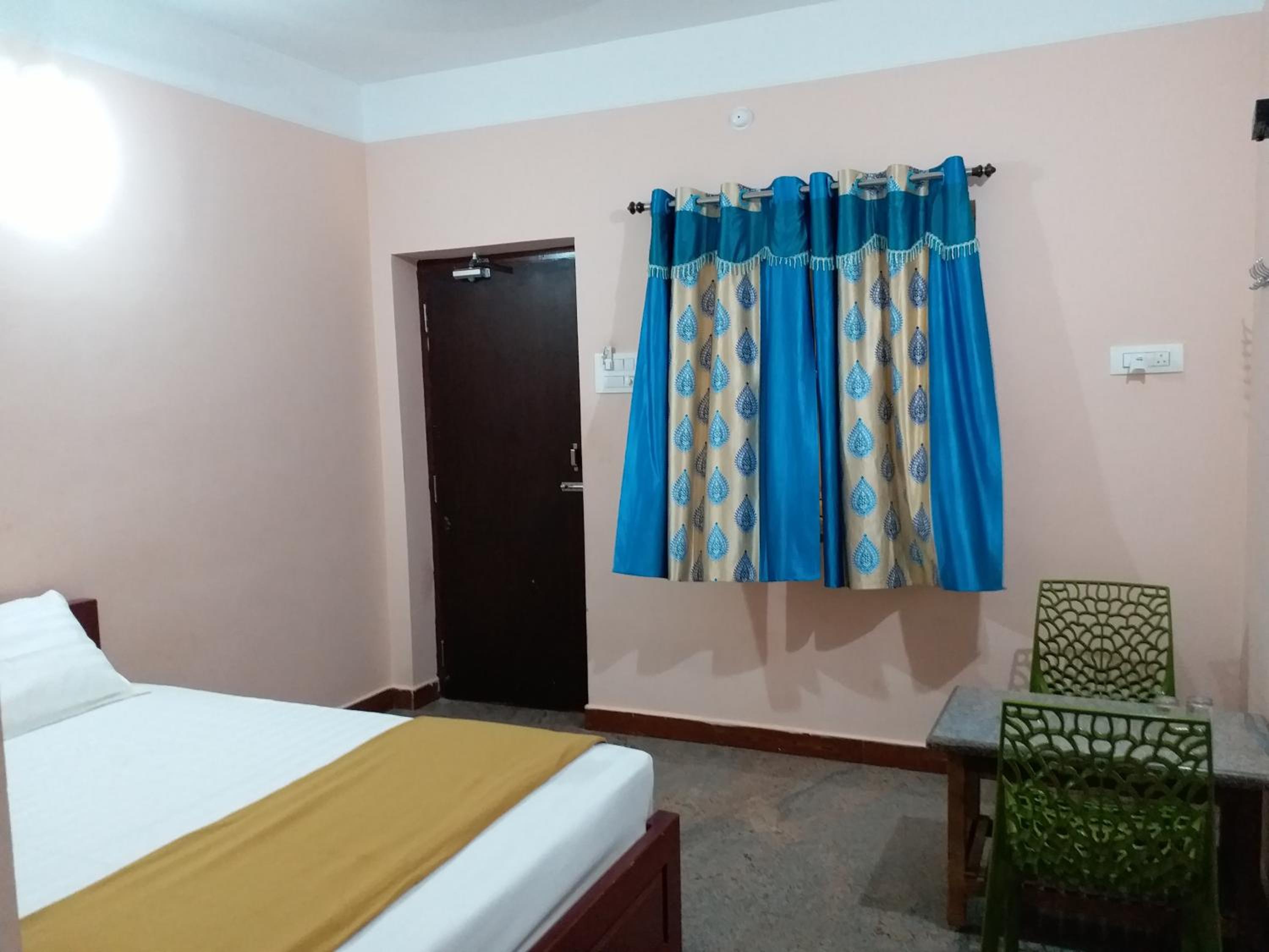Basic Triple Room photo 2