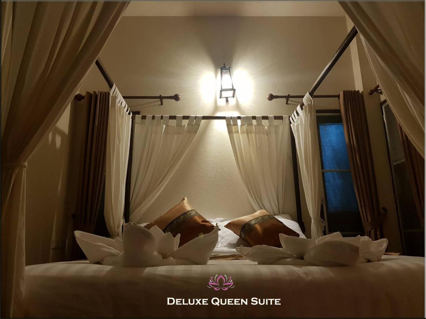 Deluxe Queen Suite photo 1
