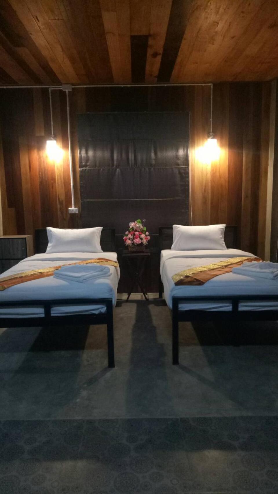 Triple Room With Private Bathroom - Photo 19