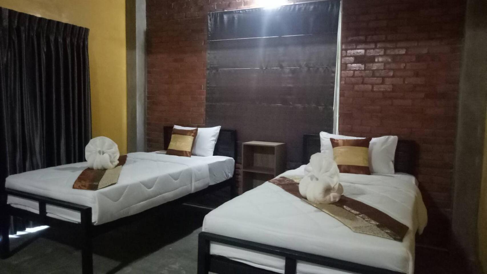 Standard Twin Room - Photo 12