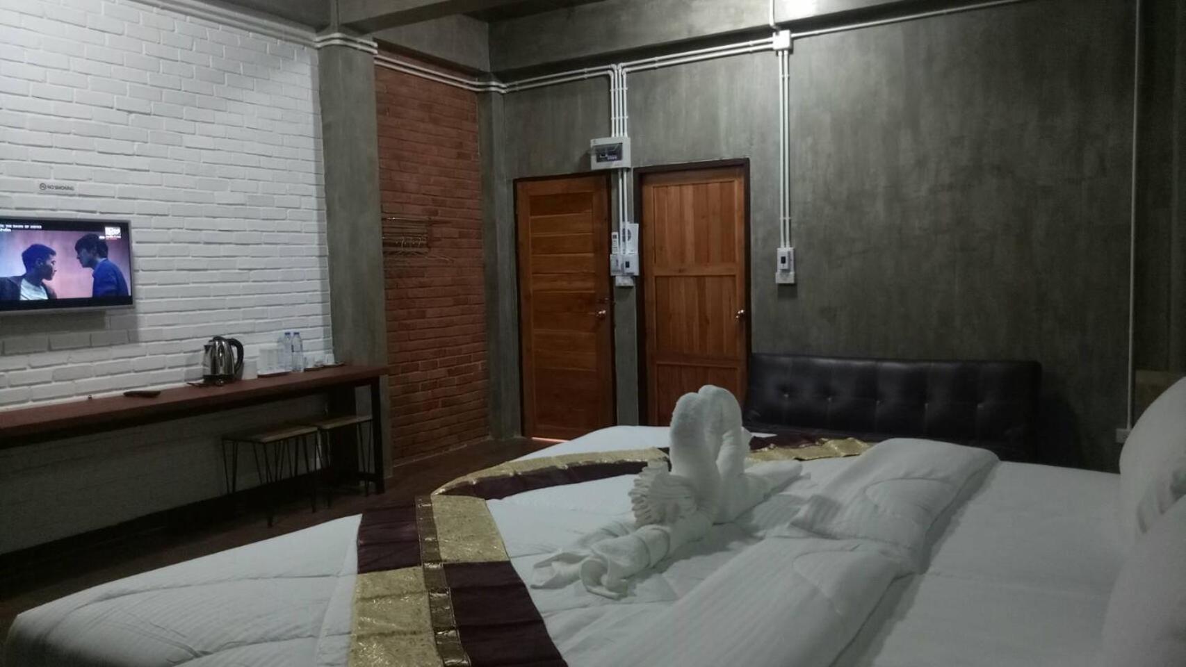 Standard Double Room - Photo 29