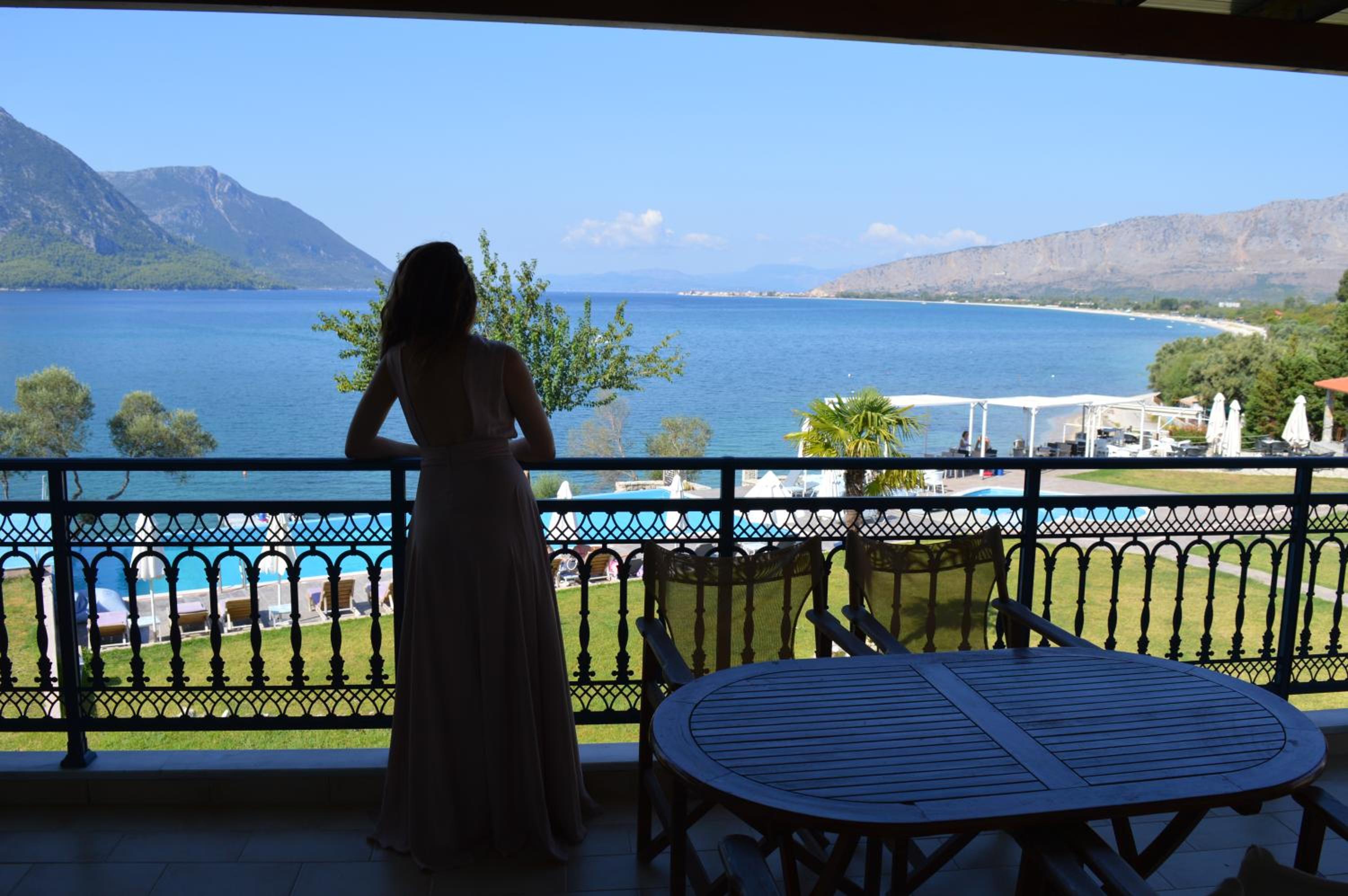 One-Bedroom Apartment with Sea and Pool View - 1st floor photo 3