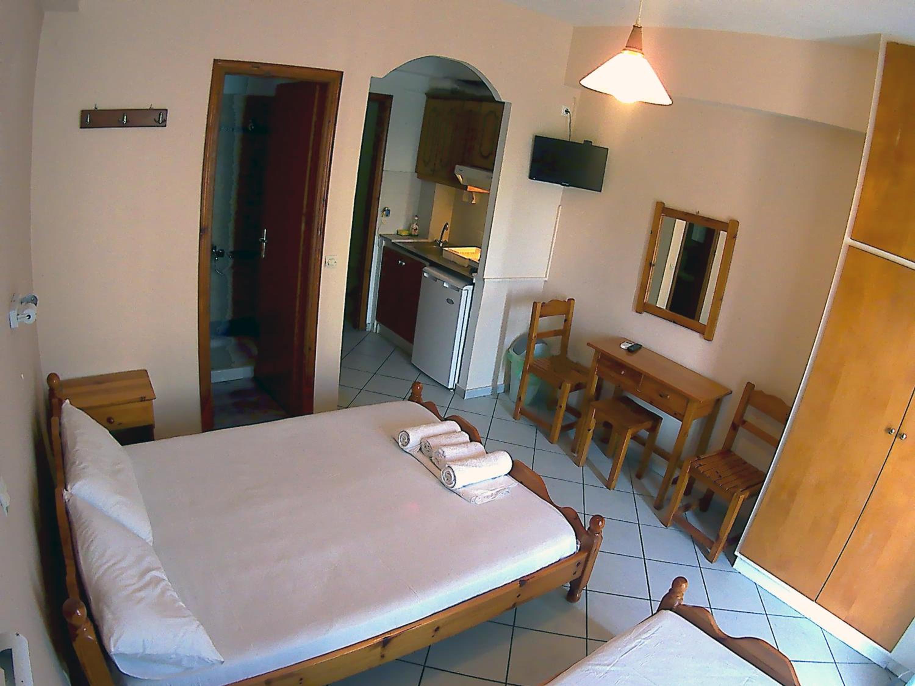 Economy Studio (3 Adults)