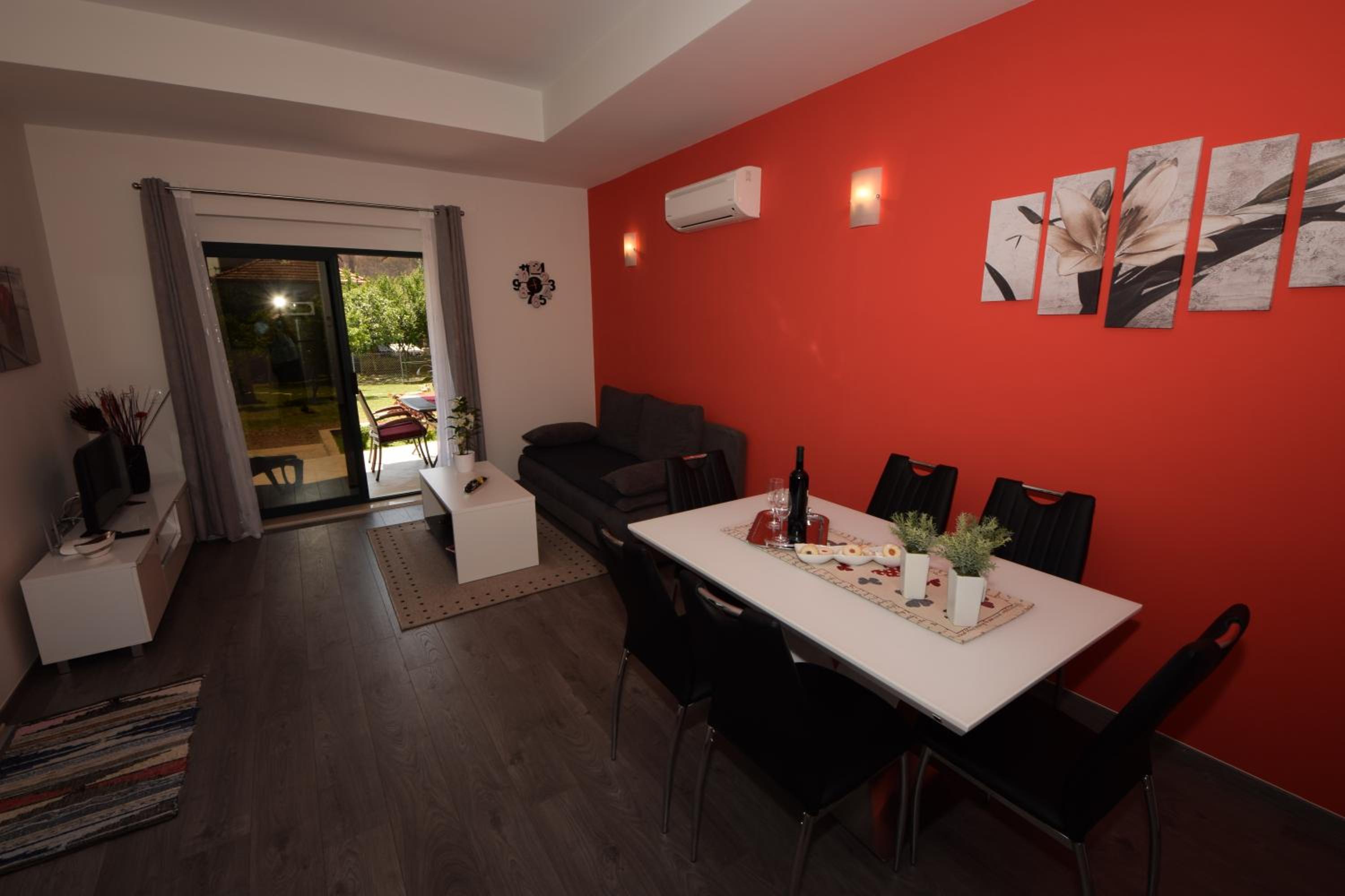 Apartment with Terrace photo 2
