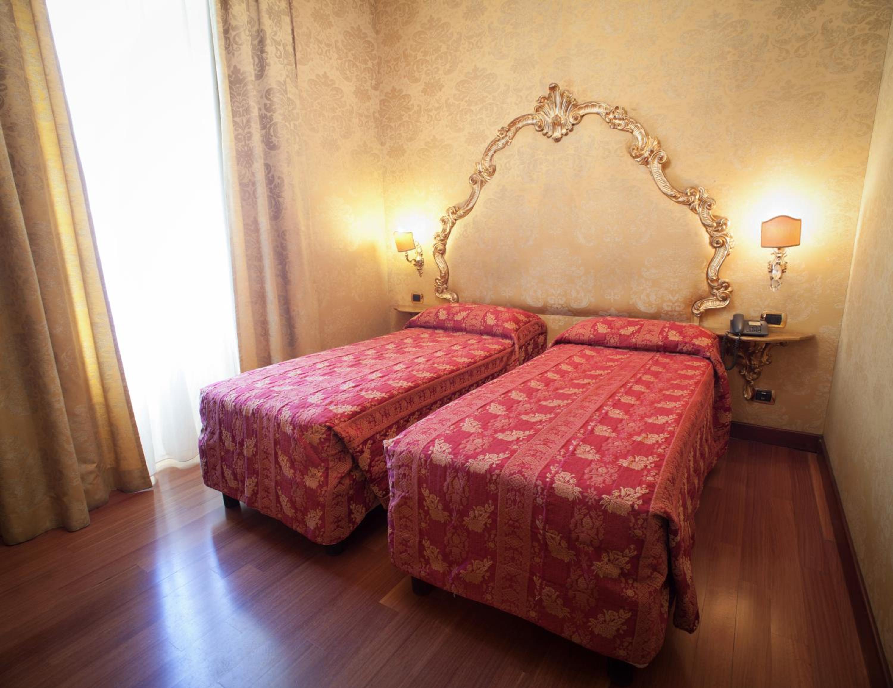 Classic Double Or Twin Room photo 3