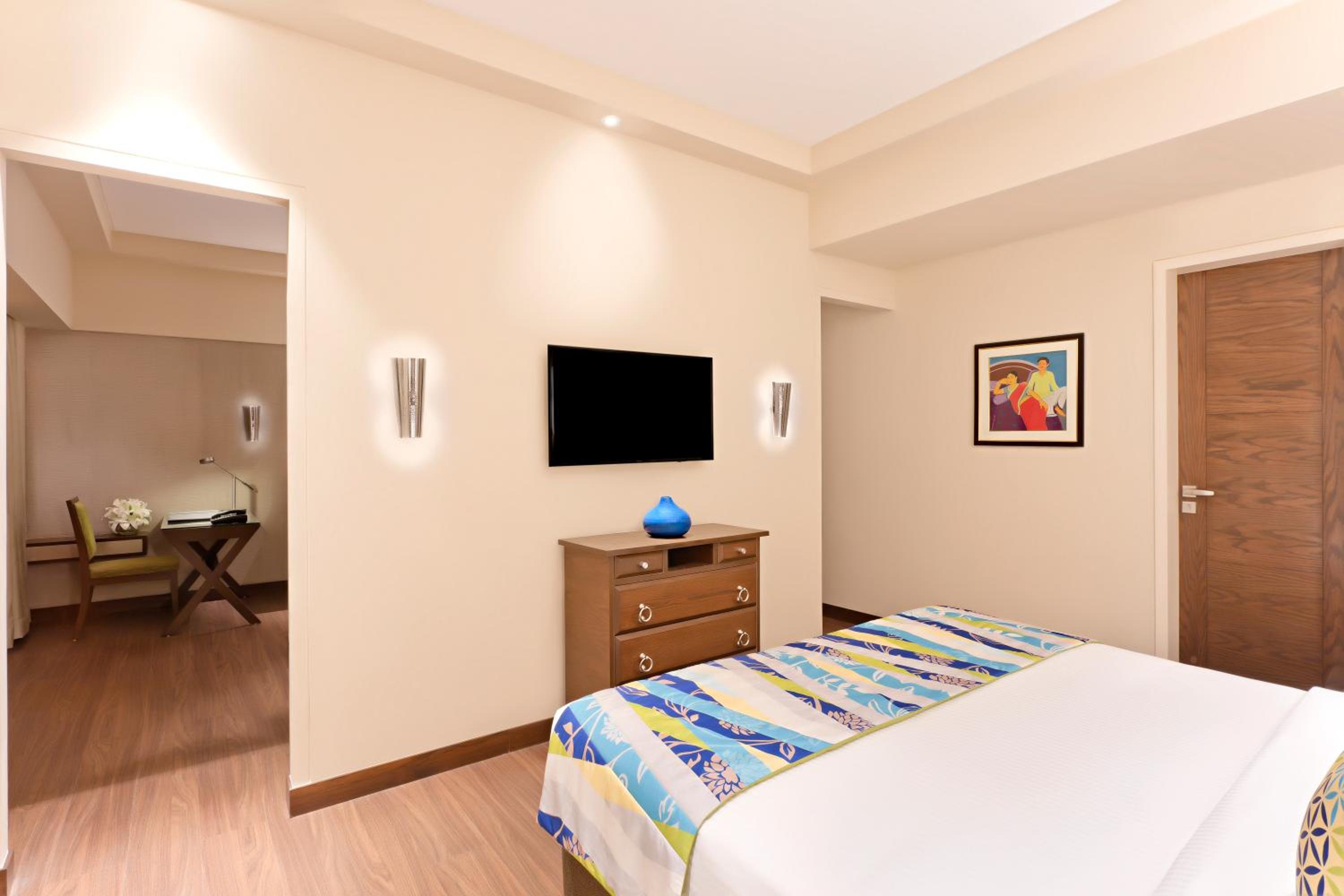 Deluxe Suite photo 2