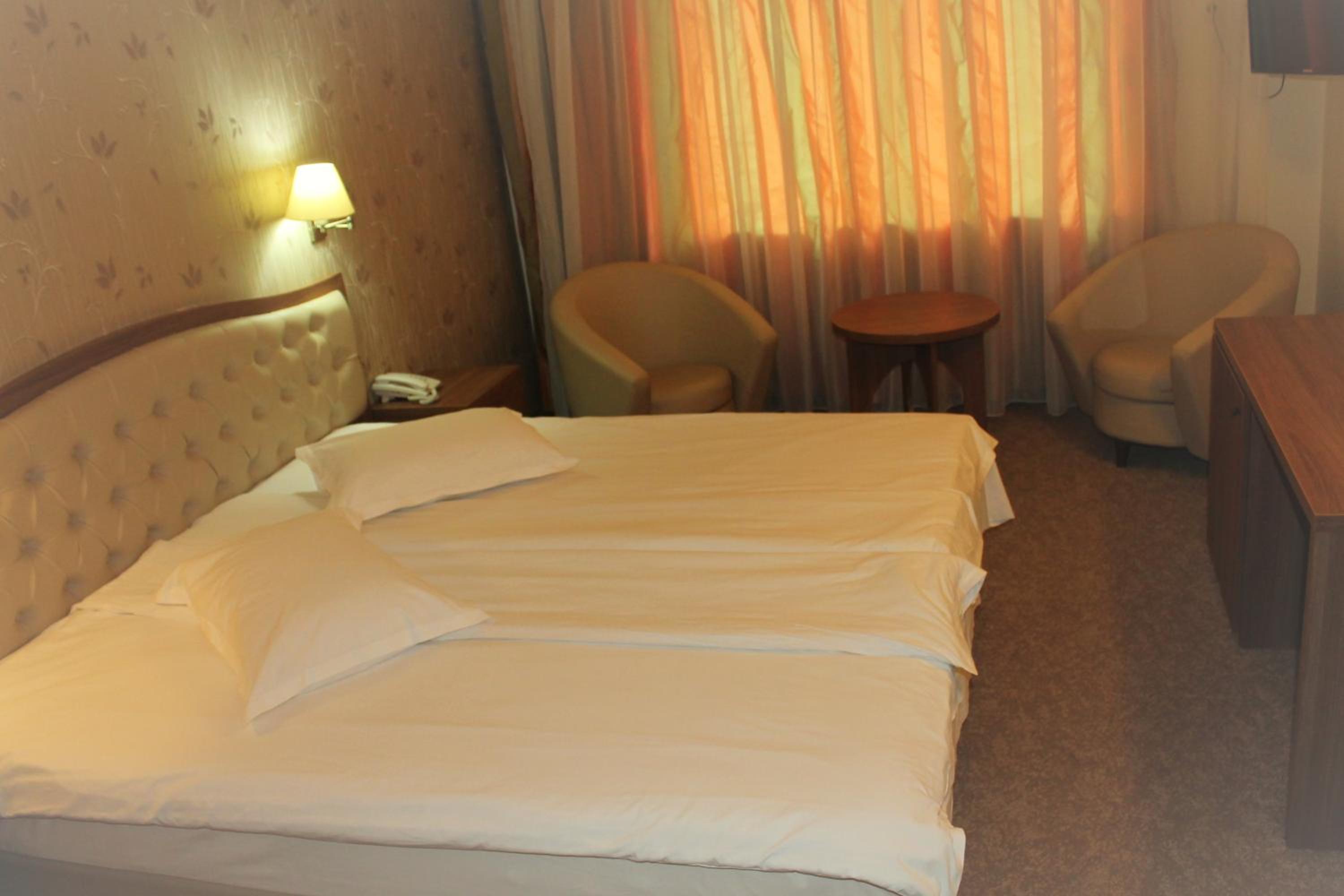 Economy Double Room photo 3