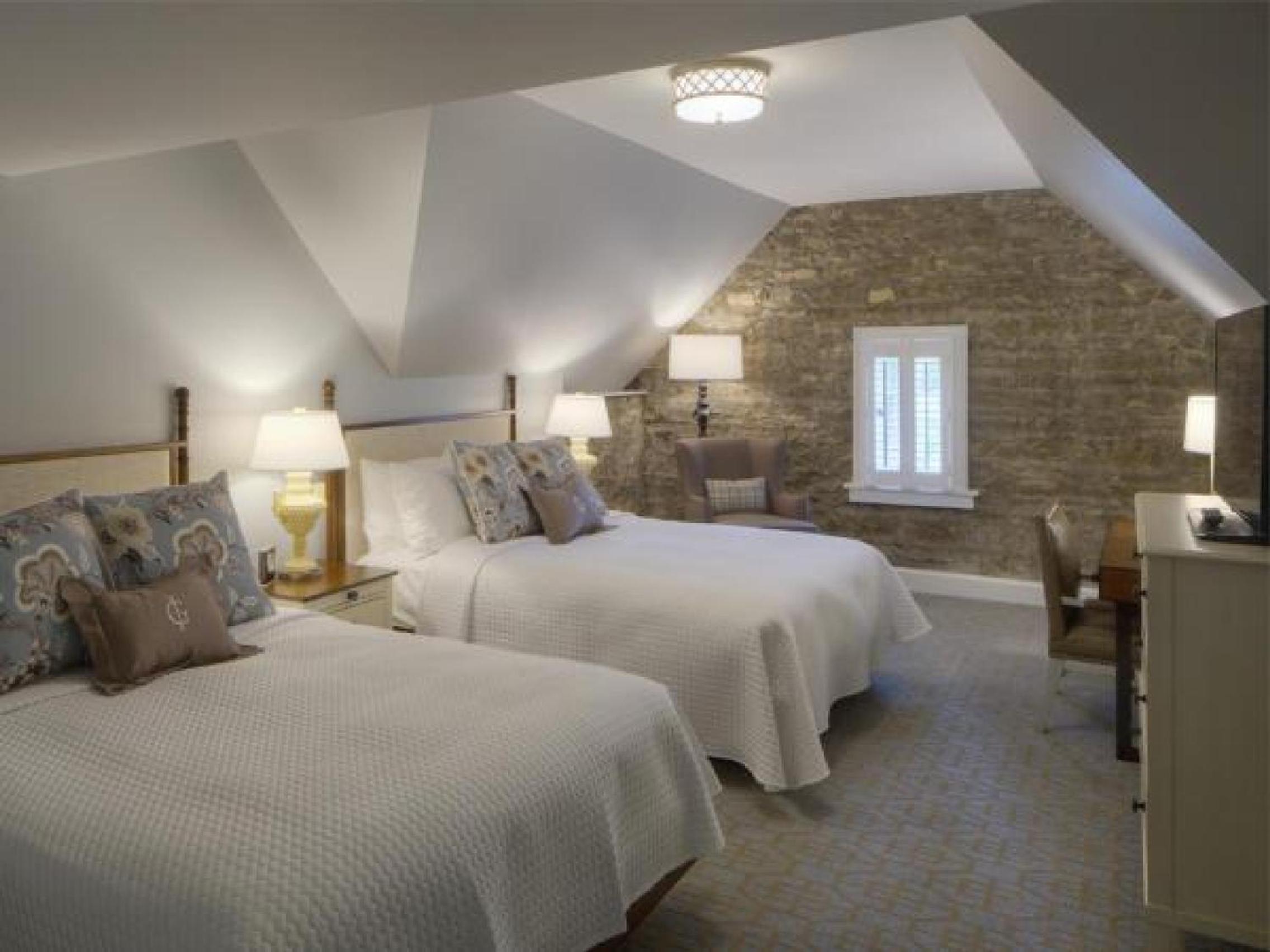 Queen Room with Two Queen Beds photo 1