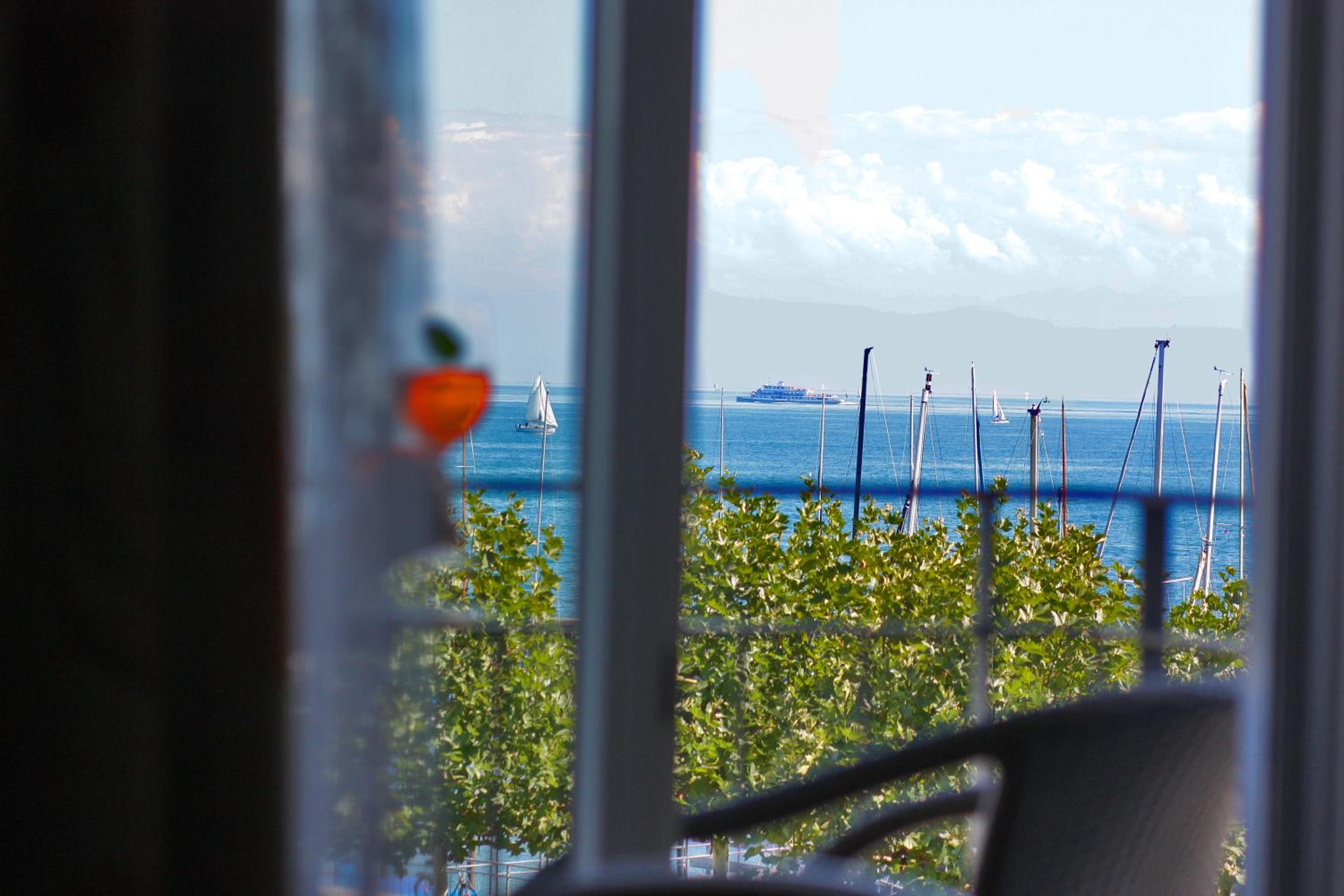 Deluxe Double Room with Balcony and Lake View - Photo 2