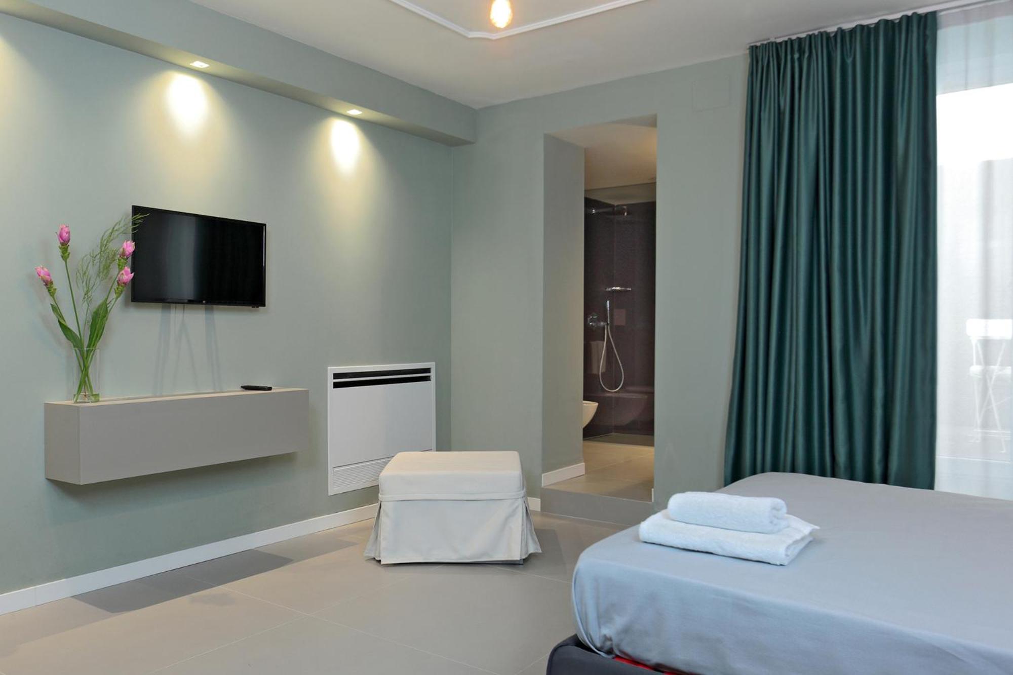 Triple Room with Private Bathroom photo 2