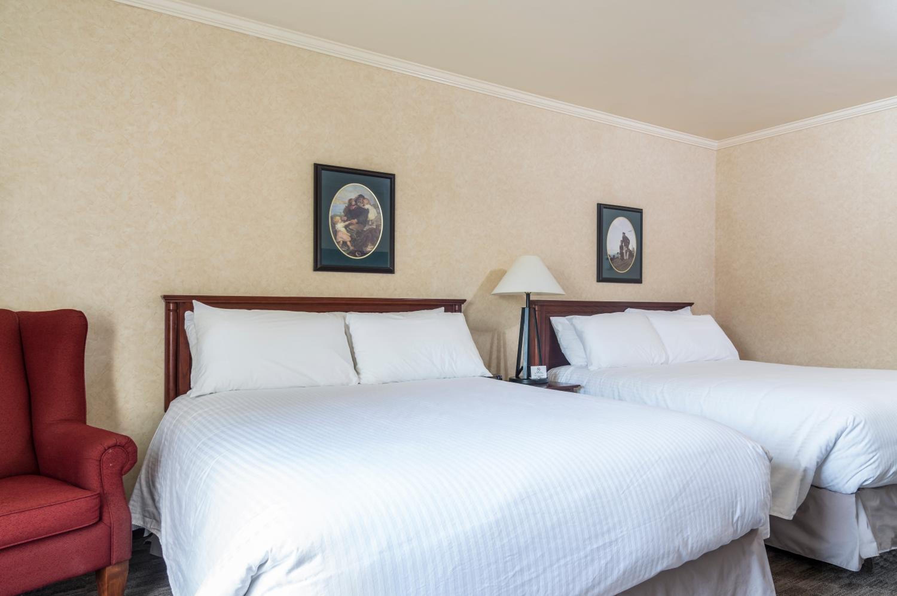 Standard Room with Two Queen Beds