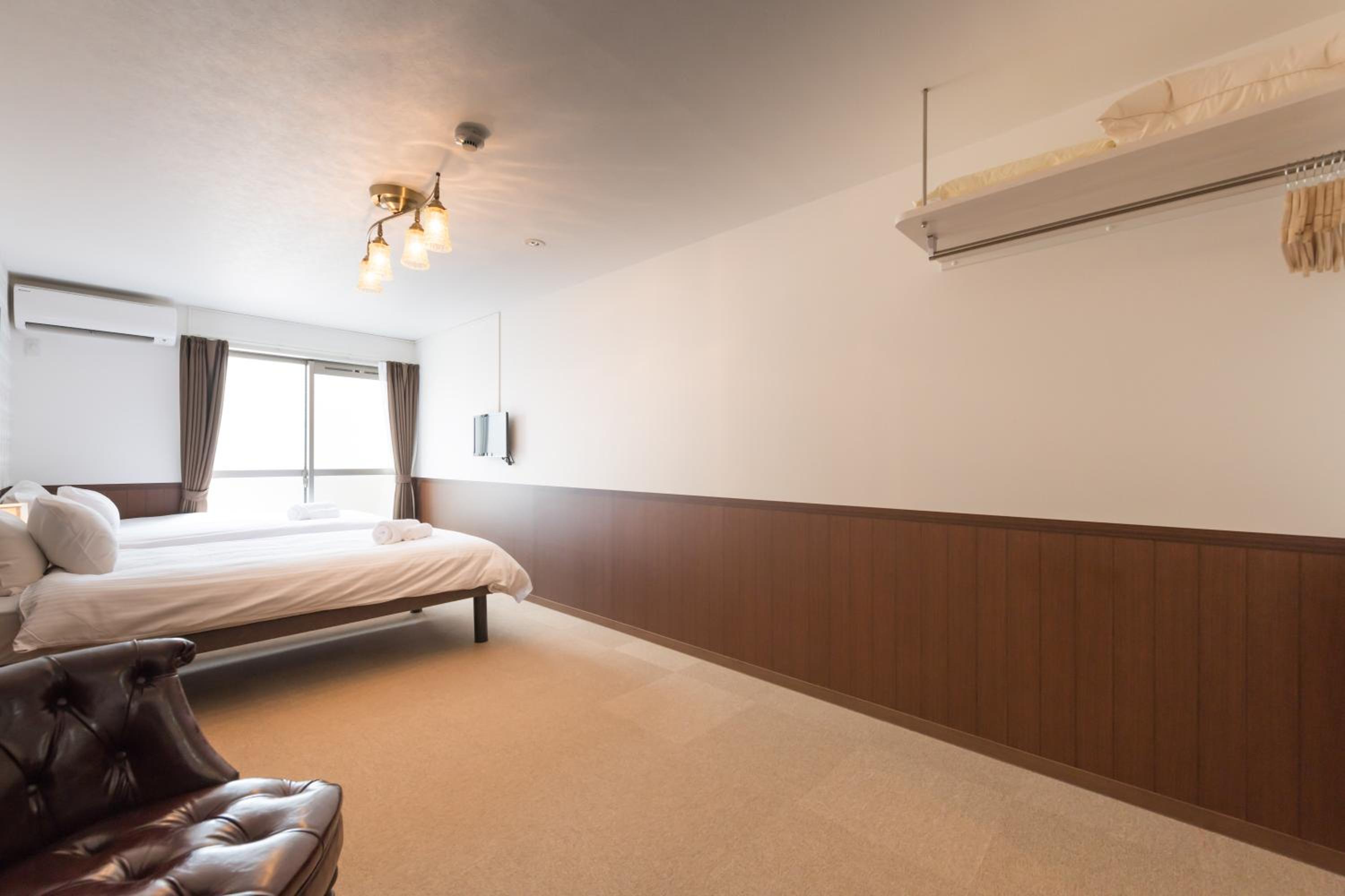 One-Bedroom Apartment - Photo 1