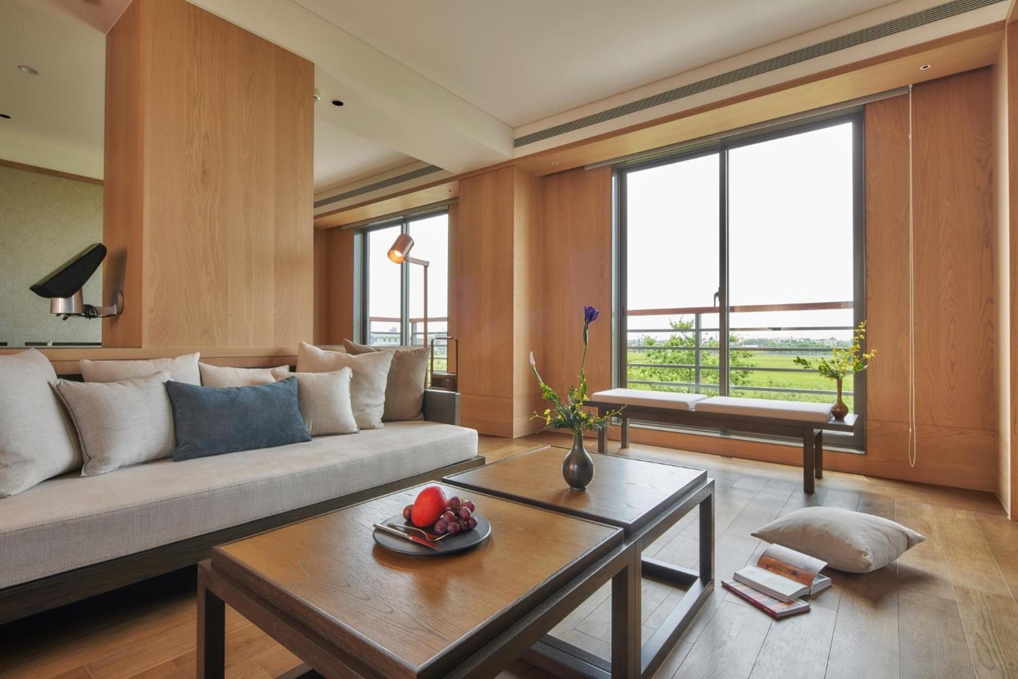 Deluxe Suite