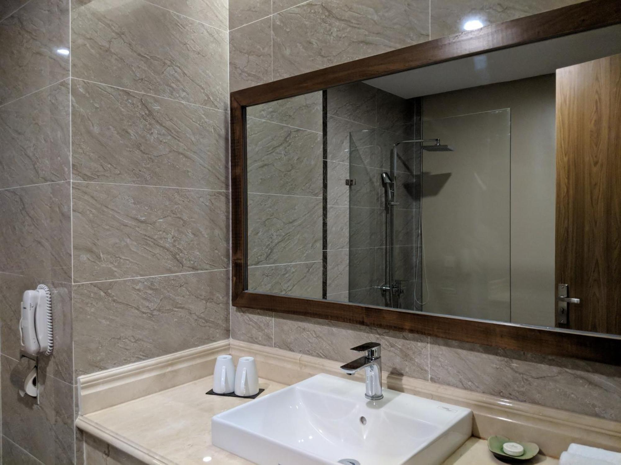 Deluxe Twin Room - Photo 3