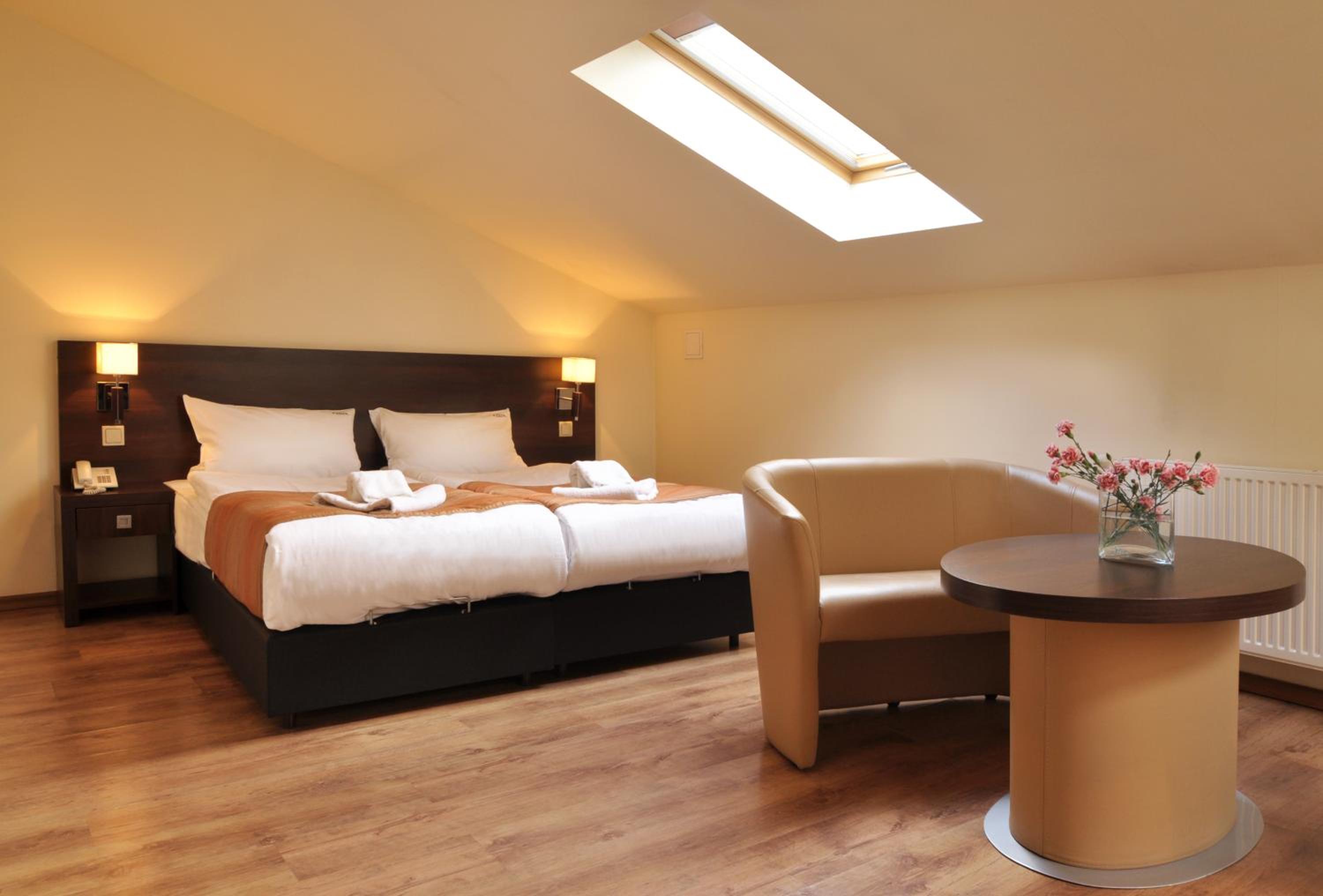 Double or Twin Room - Photo 3