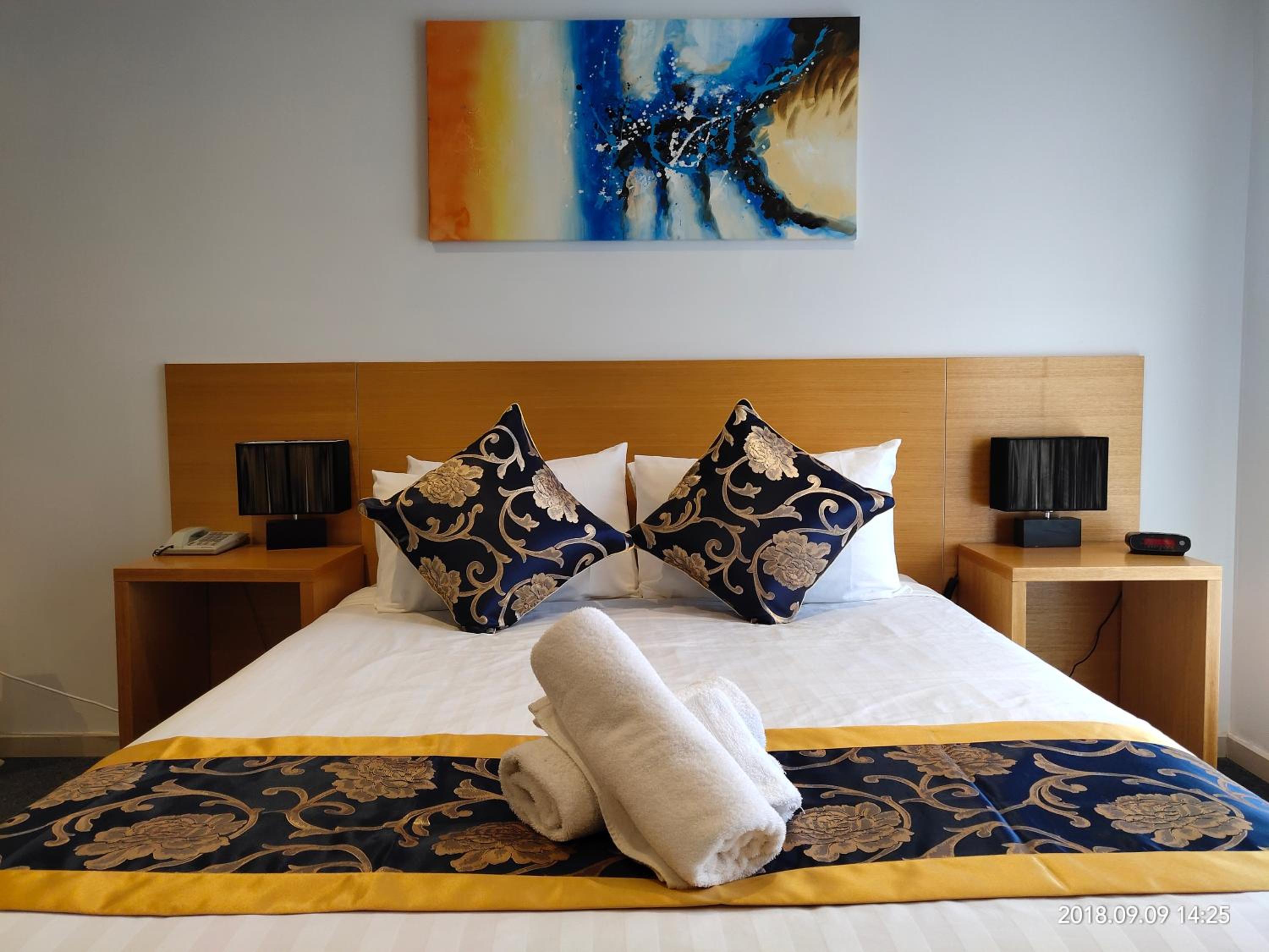 Luxury One-Bedroom Apartment with Spa Bath  - Photo 17