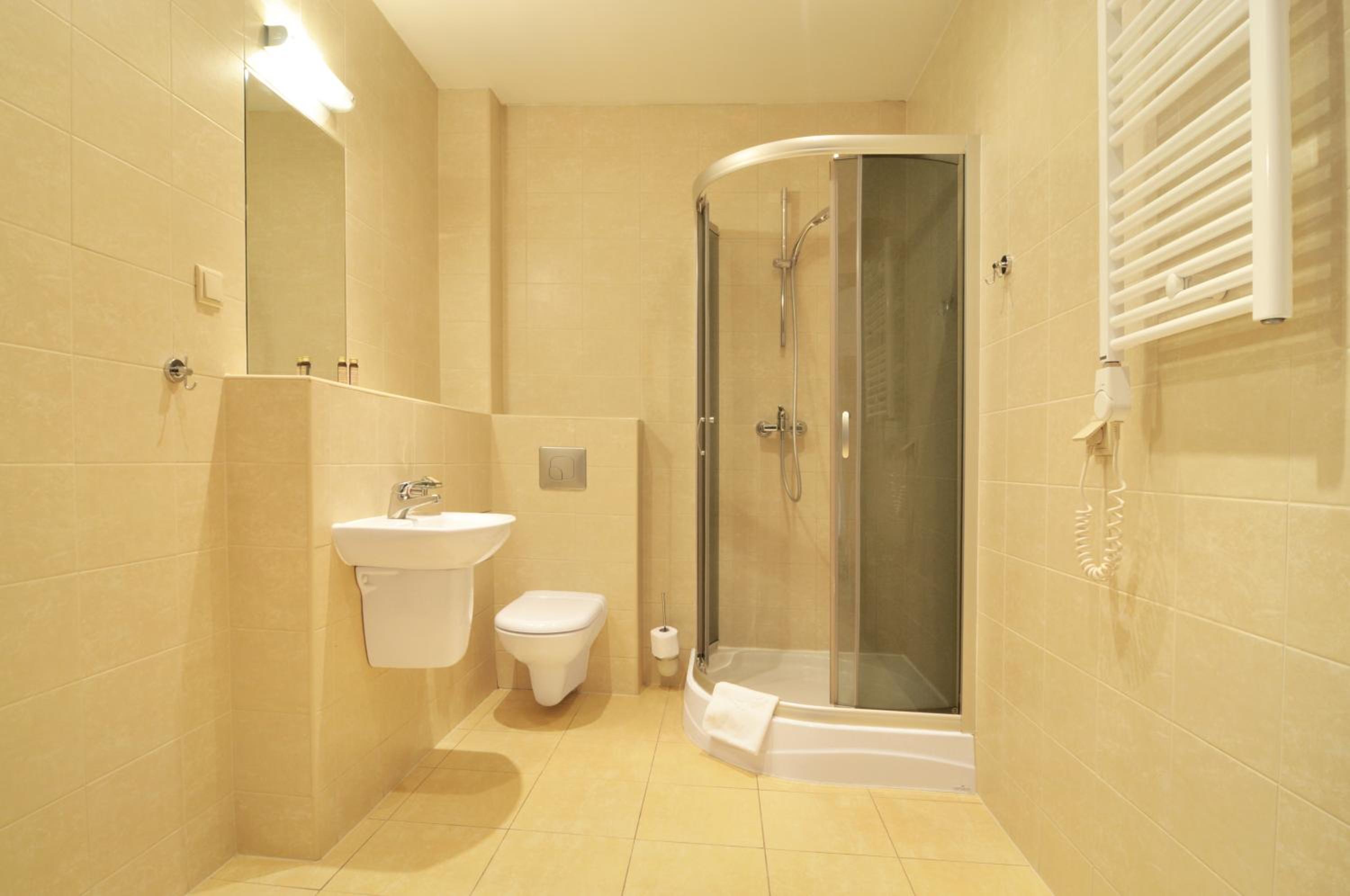 Double or Twin Room - Photo 5