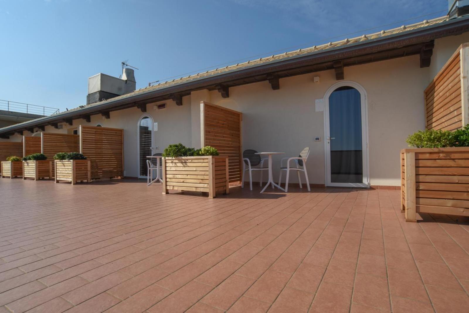 Double Room with Shared Terrace photo 3