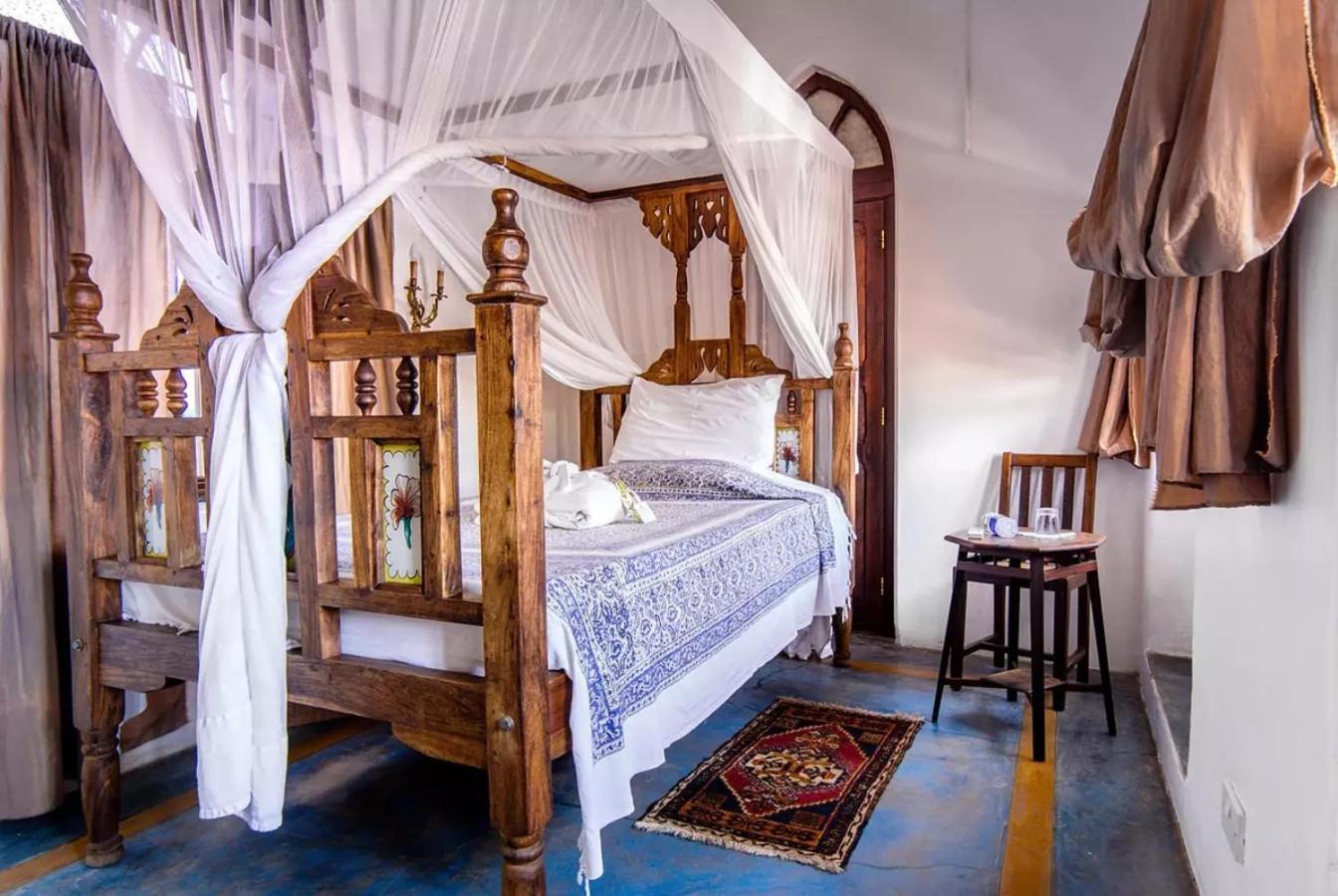 Single Room with Private External Bathroom
