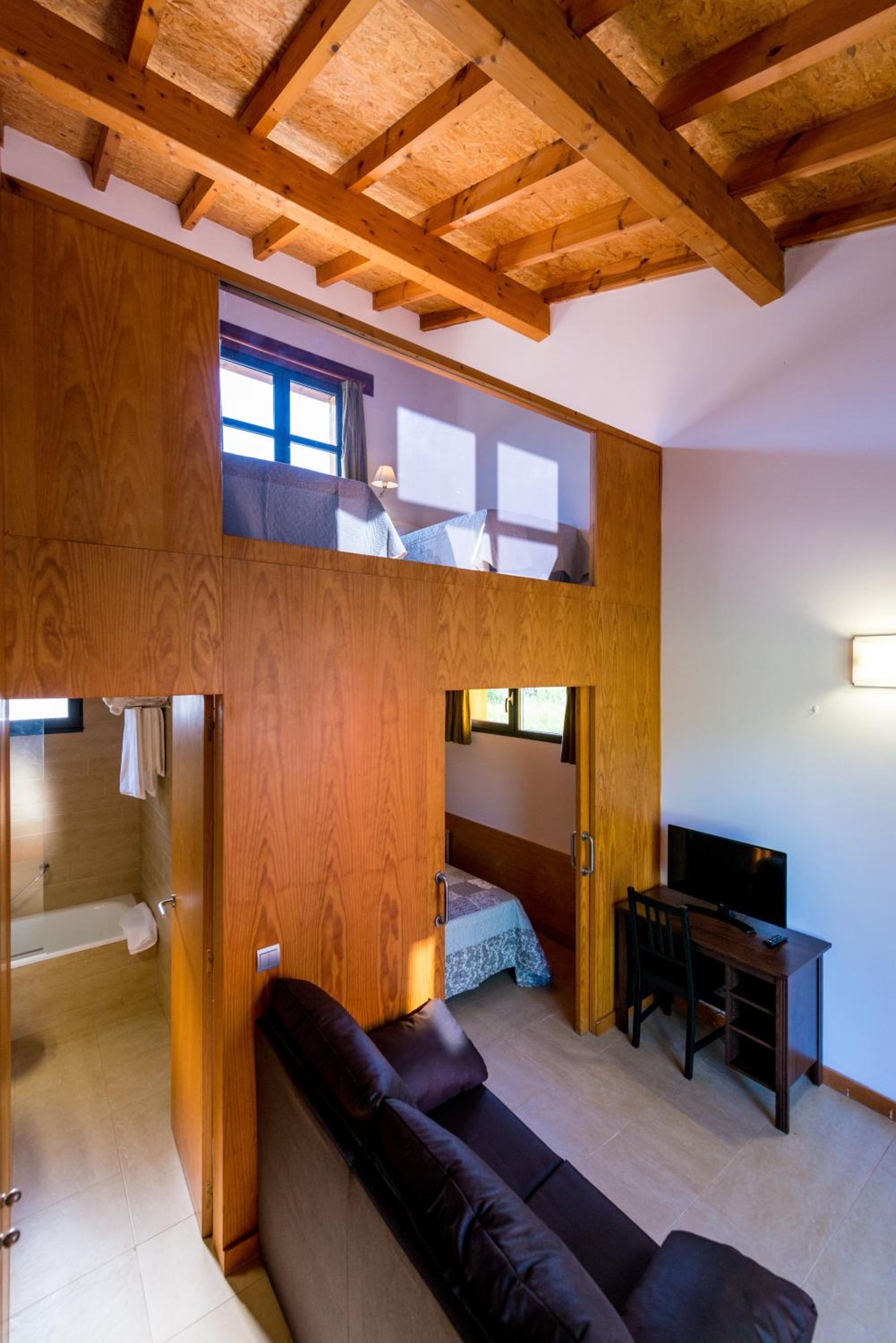 Habitación Cuádruple con Vista al Jardín