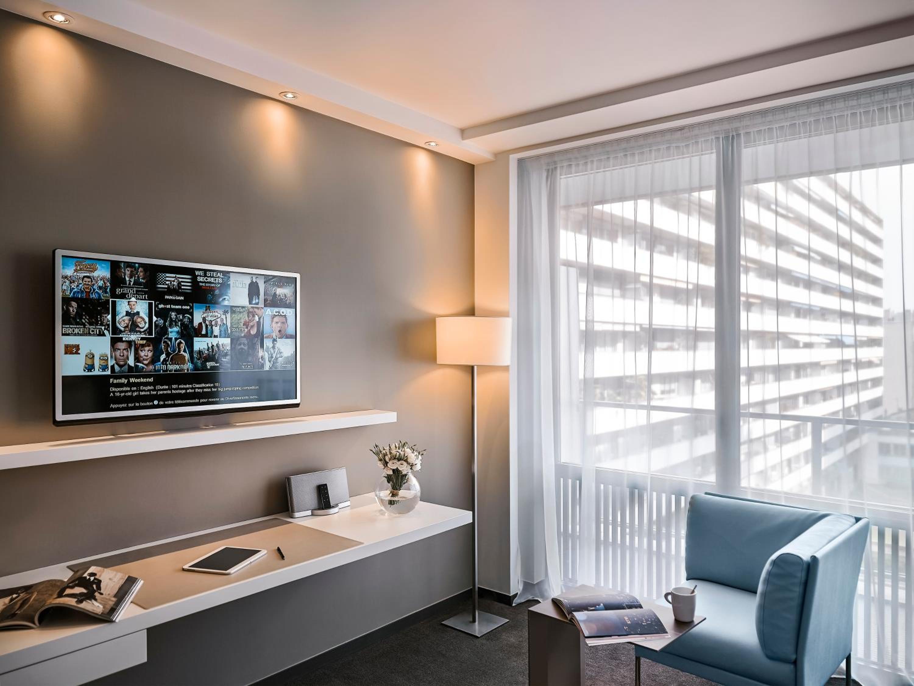 Classic Twin Room with Balcony and Garden View thumbnail 5
