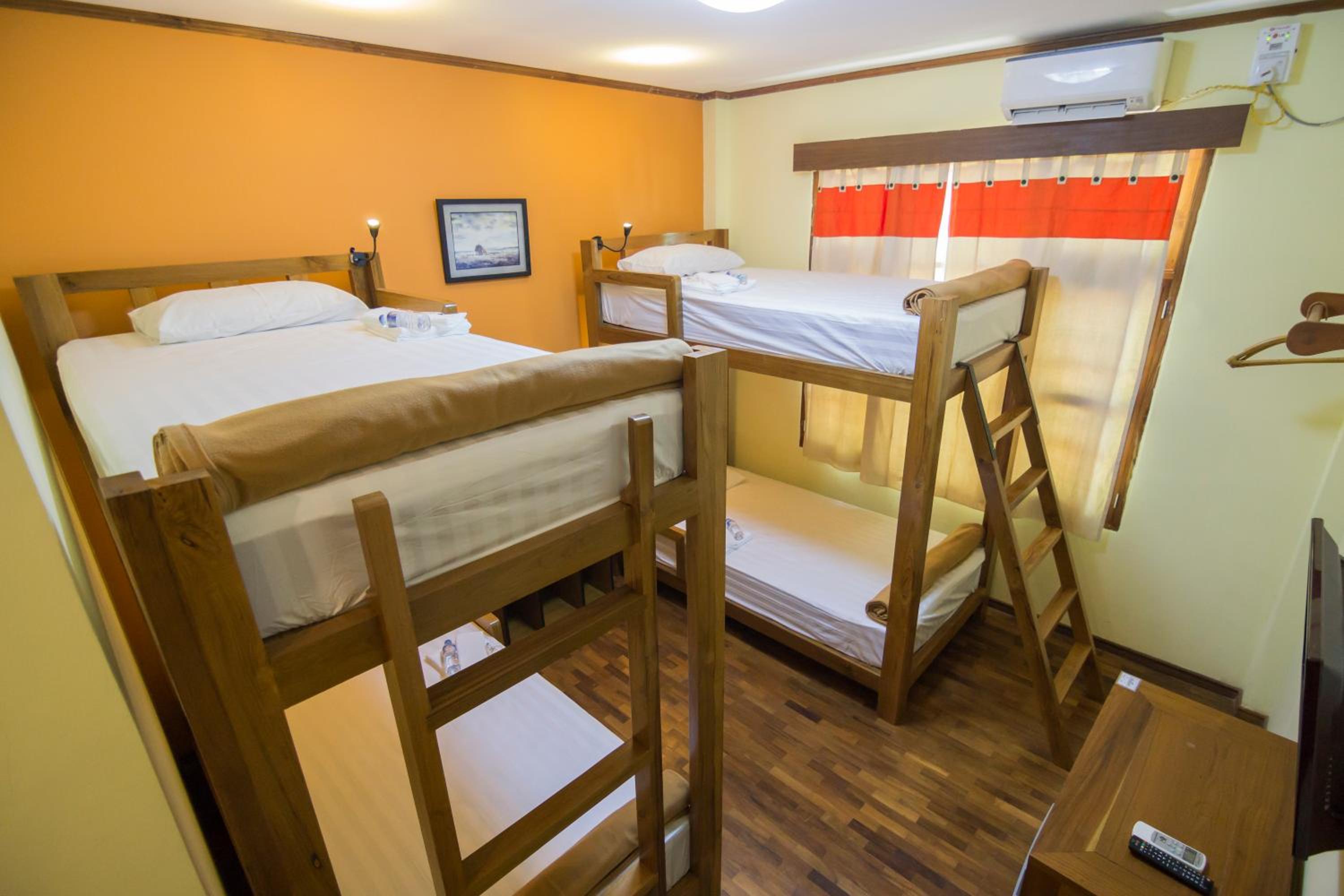 Bed In 4-Bed Mixed Dormitory Room photo 1