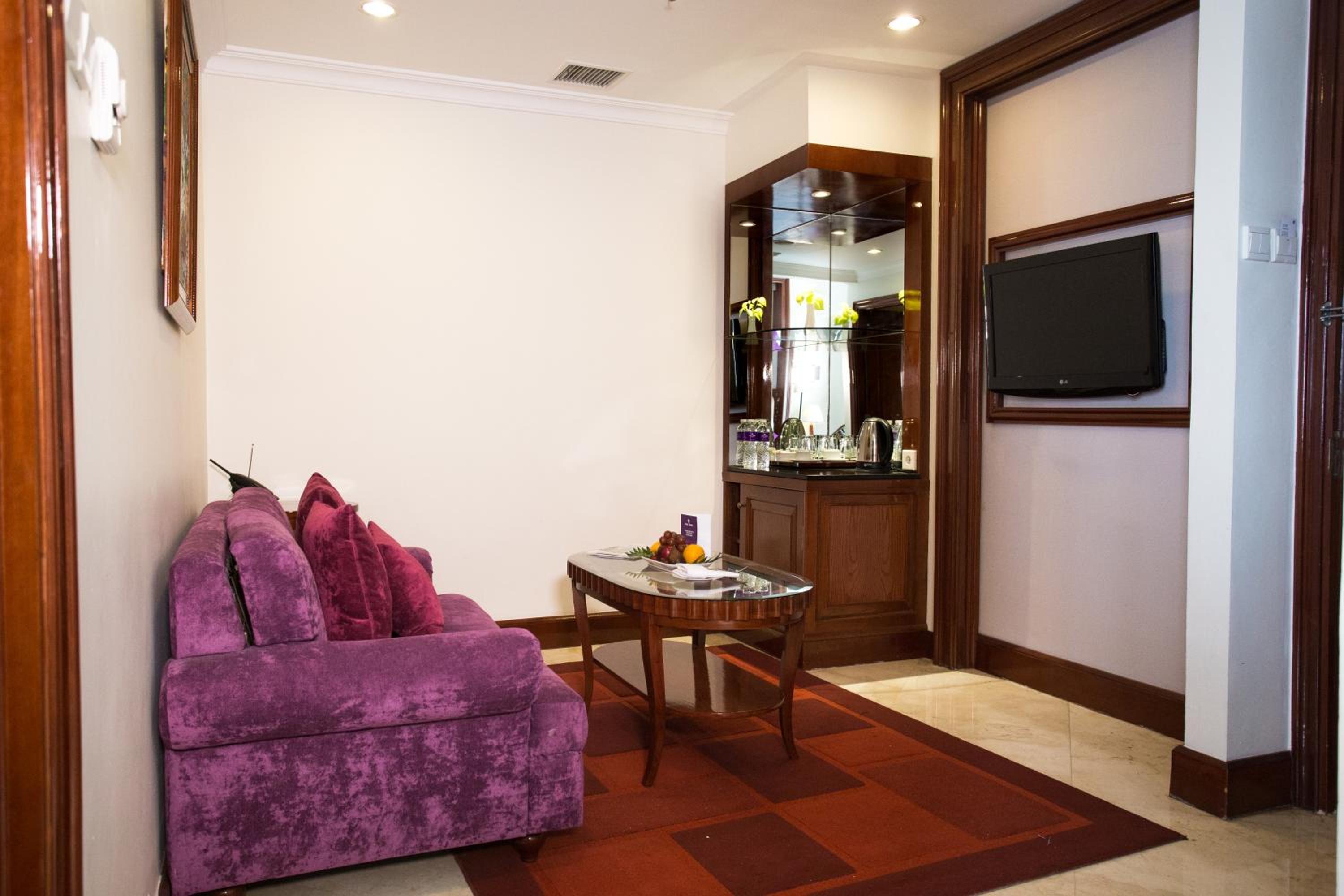 Junior Suite (2 Adults) - Photo 3