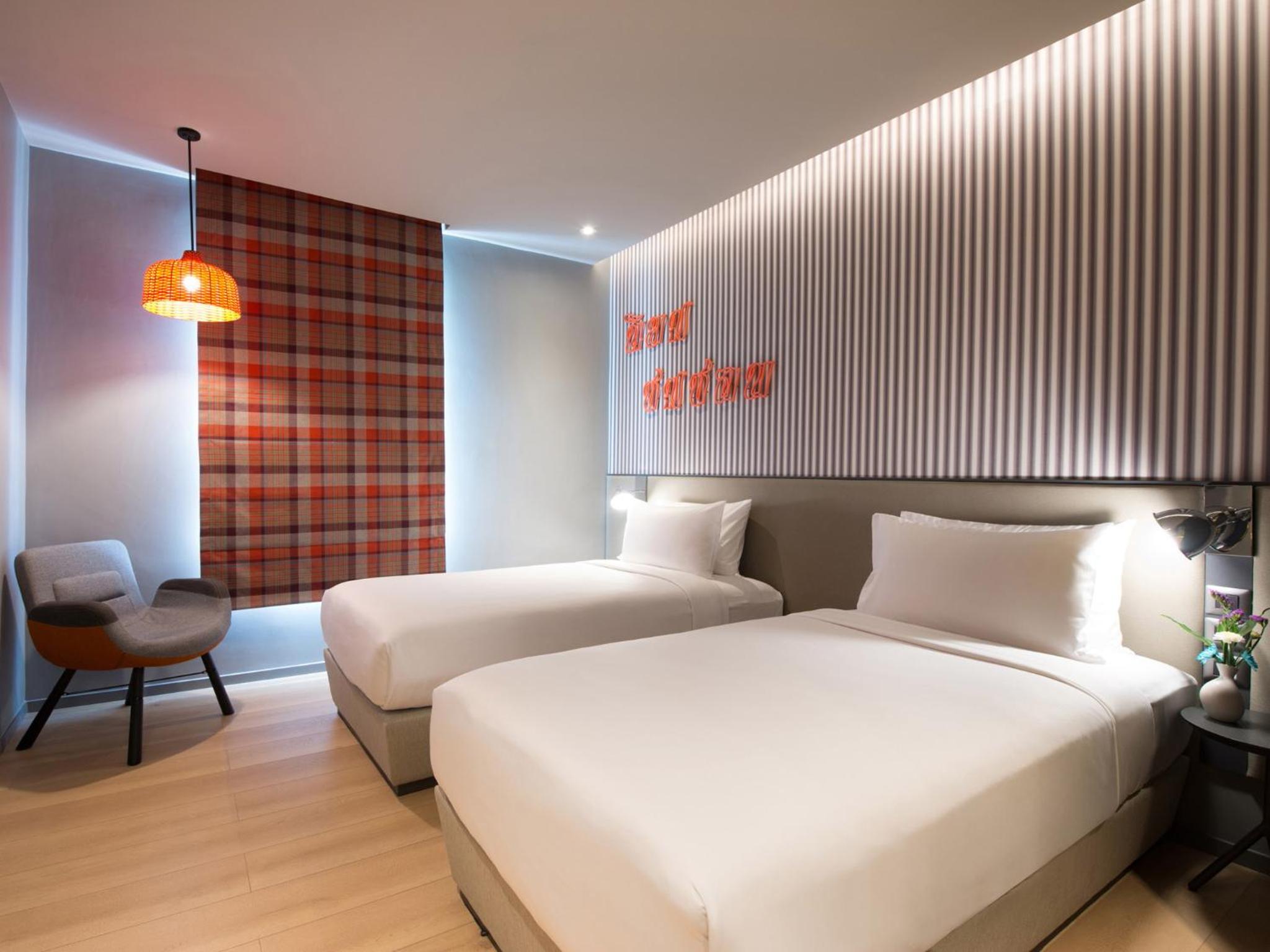 Standard Twin Room thumbnail 6