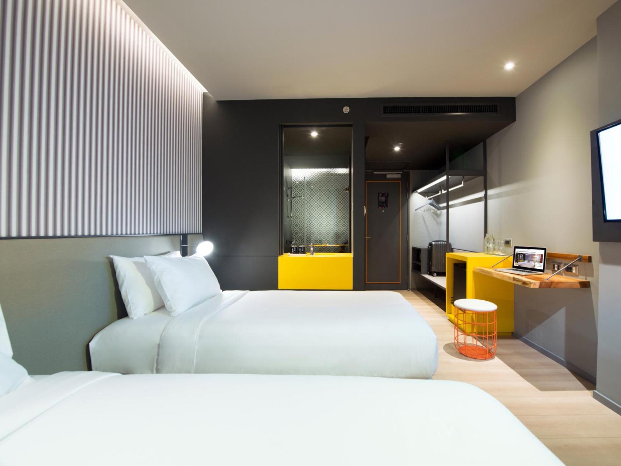 Standard Twin Room